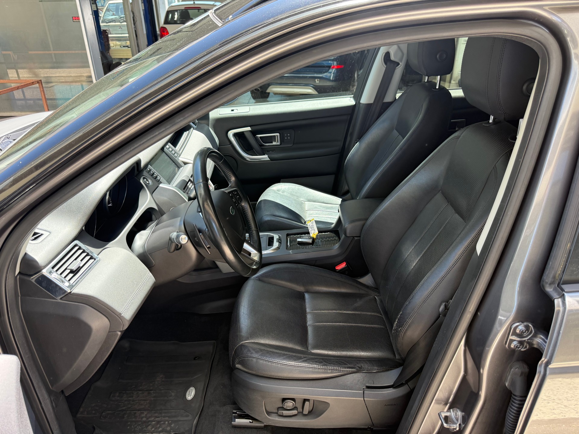 LAND ROVER Discovery Sport 2.0 Si4 HSE Luxury AT9-image-7