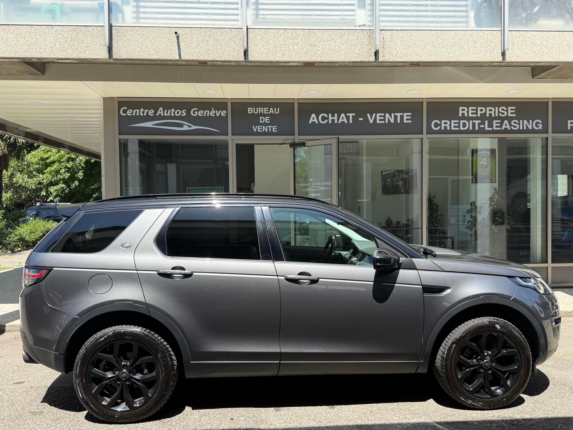 LAND ROVER Discovery Sport 2.0 Si4 HSE Luxury AT9-image-3