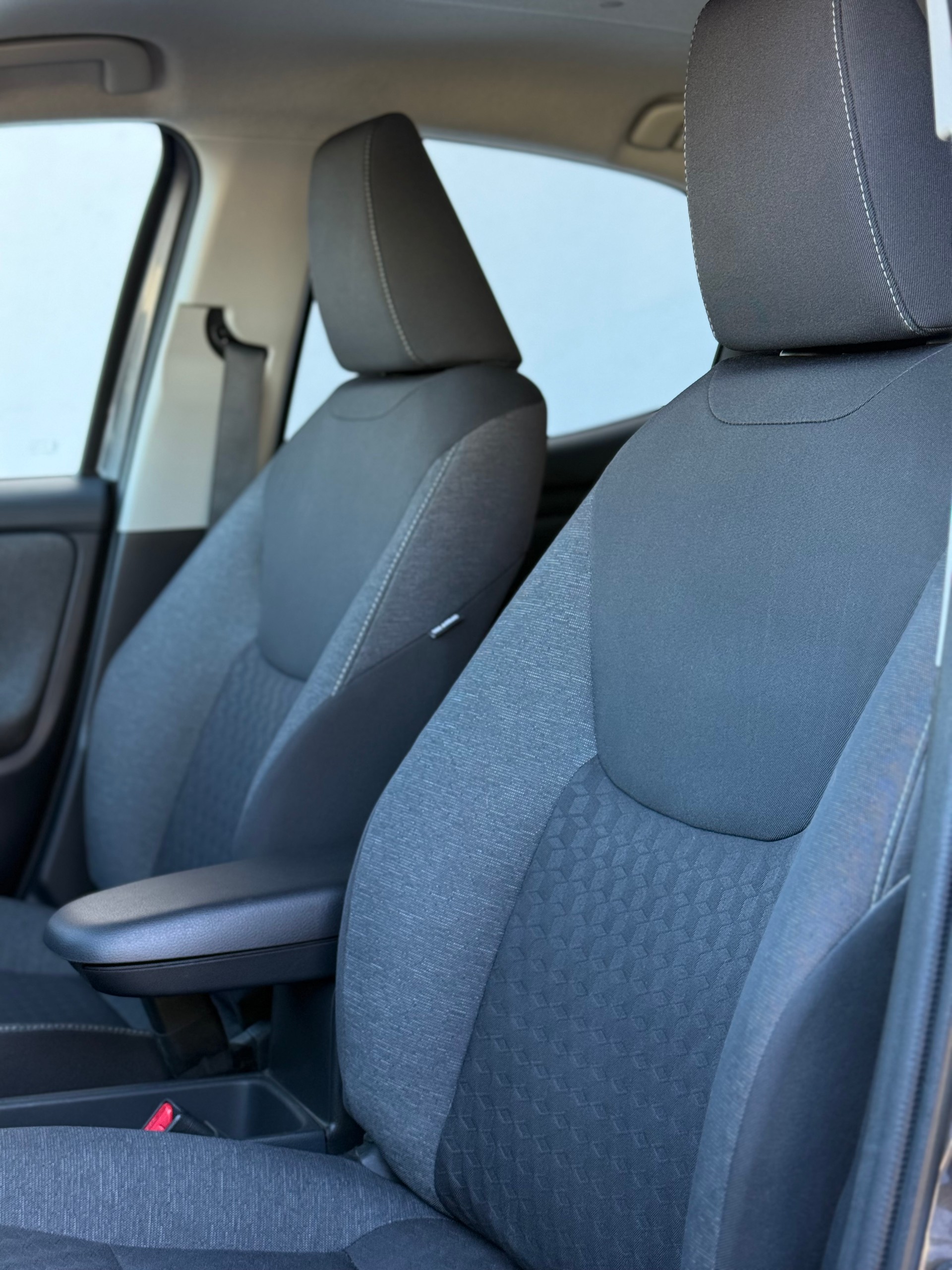 TOYOTA Yaris 1.5 Premium e-CVT-image-16