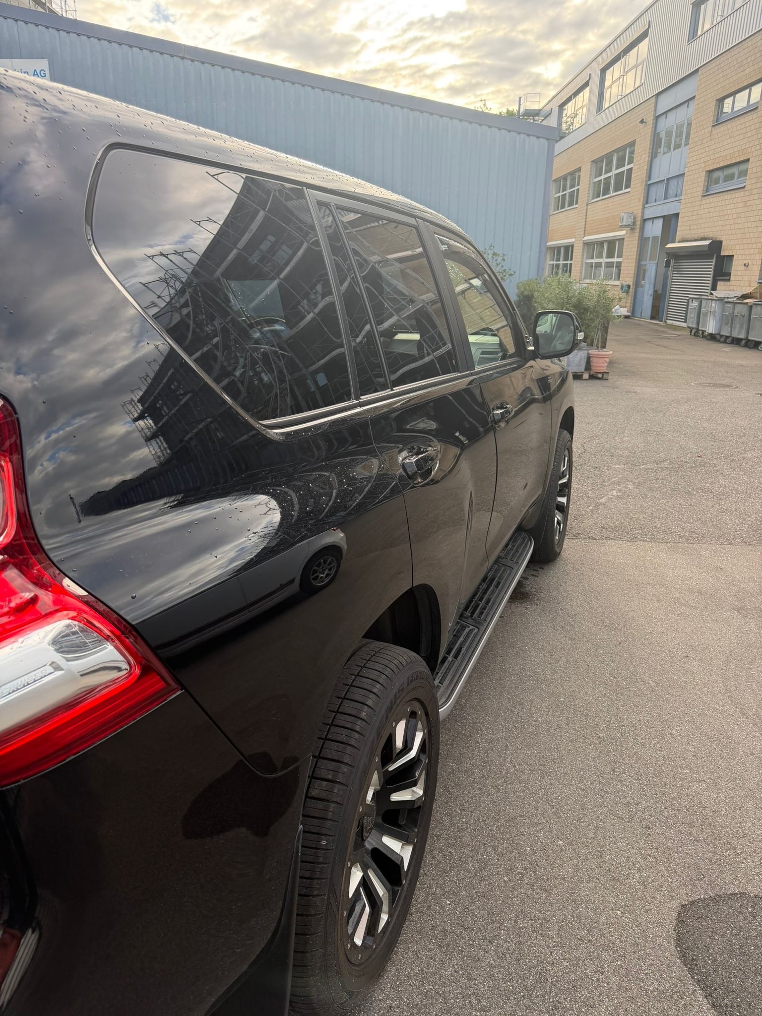 TOYOTA Land Cruiser 4.0 VVT-i Sol Premium Automatic-image-5