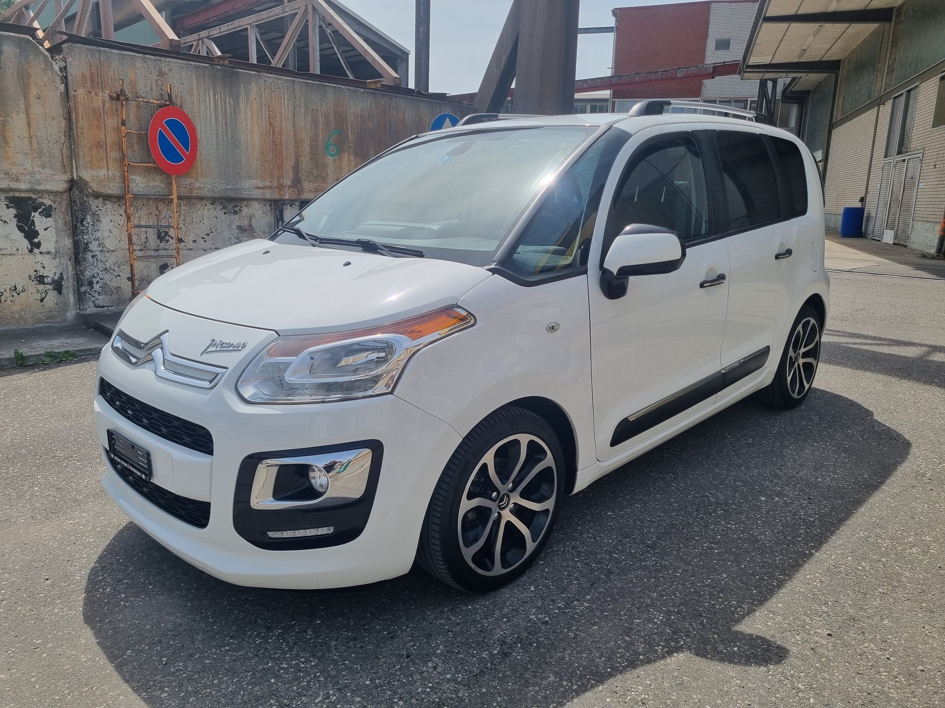 CITROEN C3 Picasso 1.6 HDi Séduction EGS6-image-1