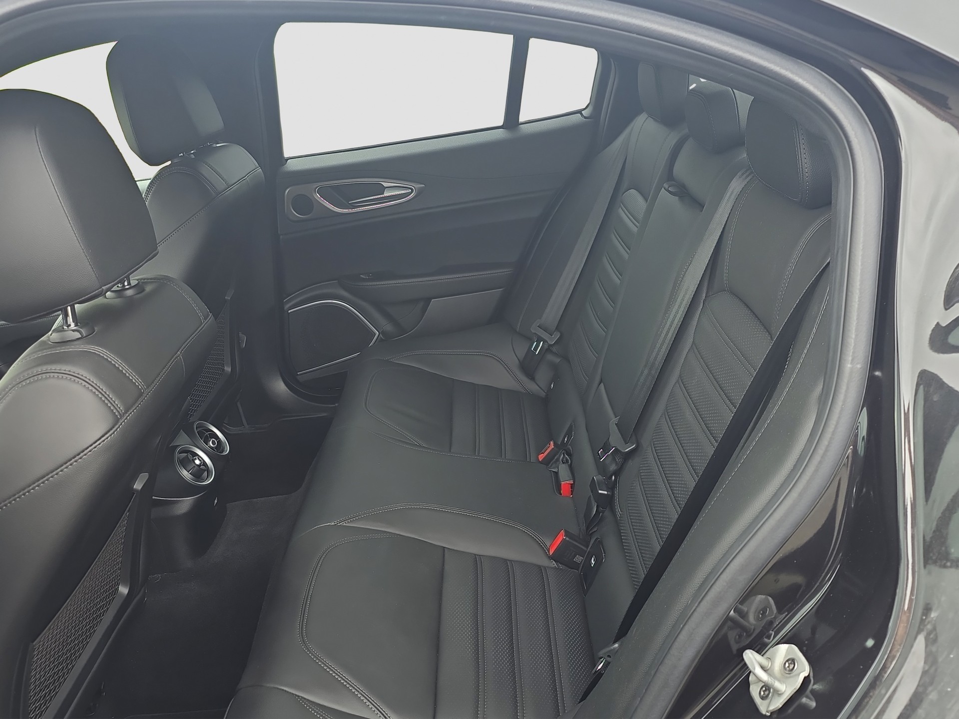 ALFA ROMEO Giulia 2.0 Veloce Q4 Automatic-image-13