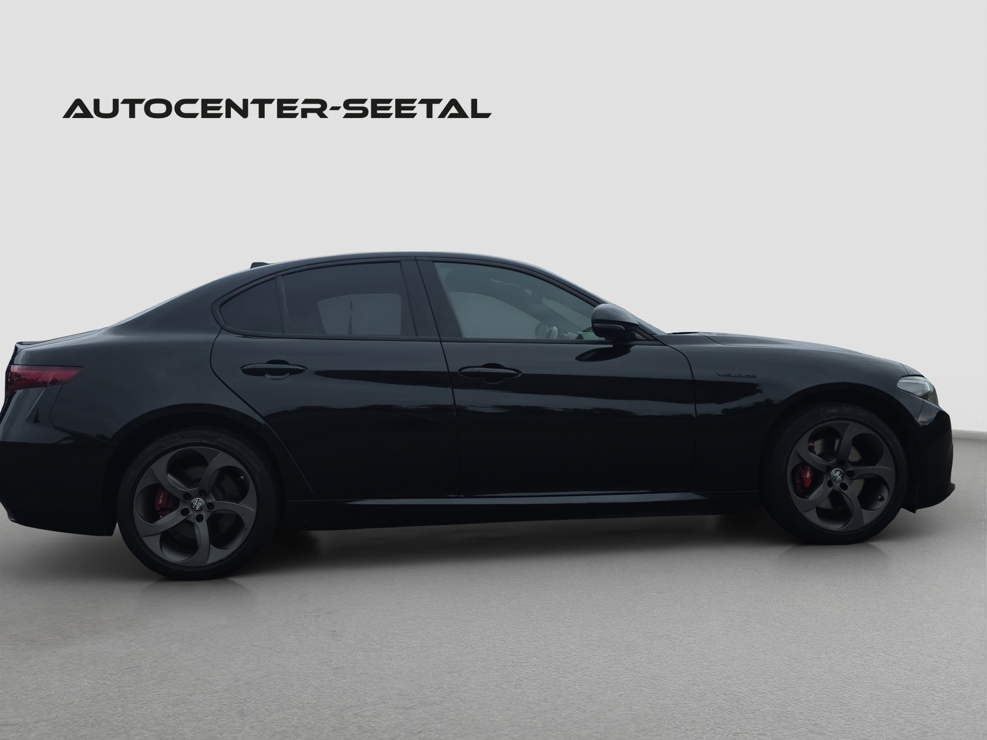 ALFA ROMEO Giulia 2.0 Veloce Q4 Automatic-image-4