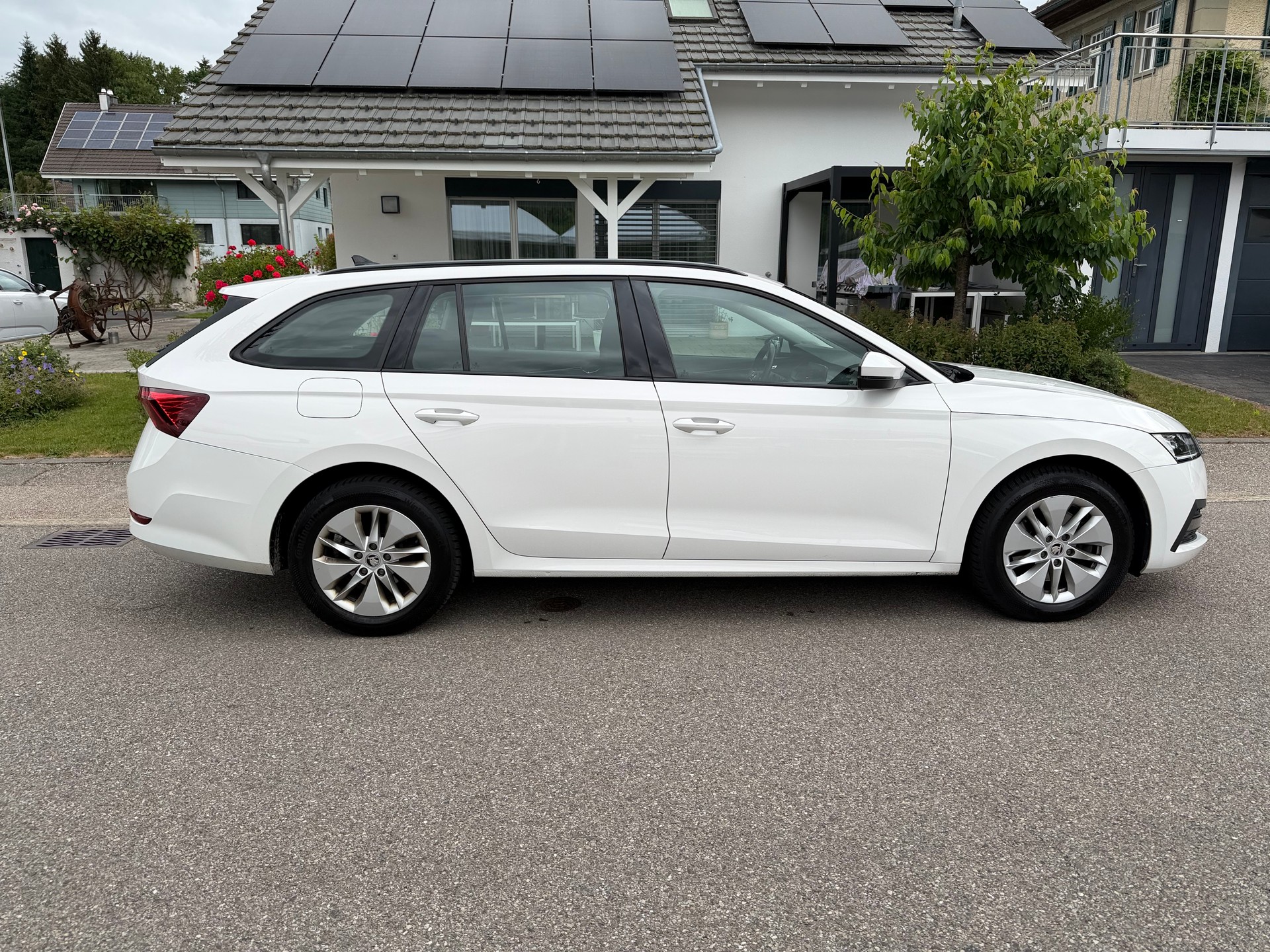 SKODA Octavia Combi 2.0 TDI DSG Ambition 4x4-image-4