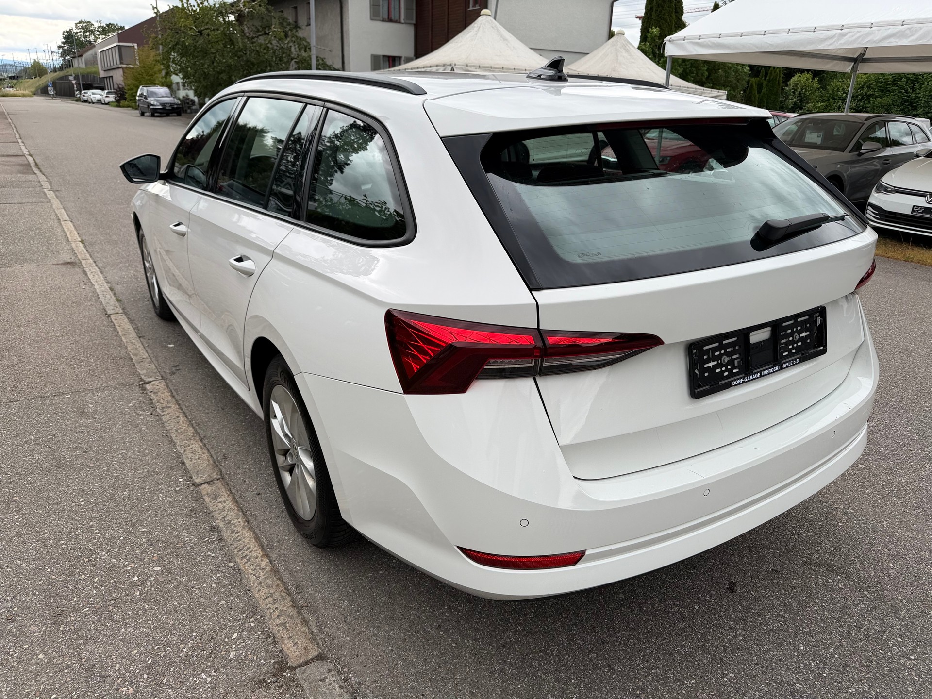 SKODA Octavia Combi 2.0 TDI DSG Ambition 4x4-image-5