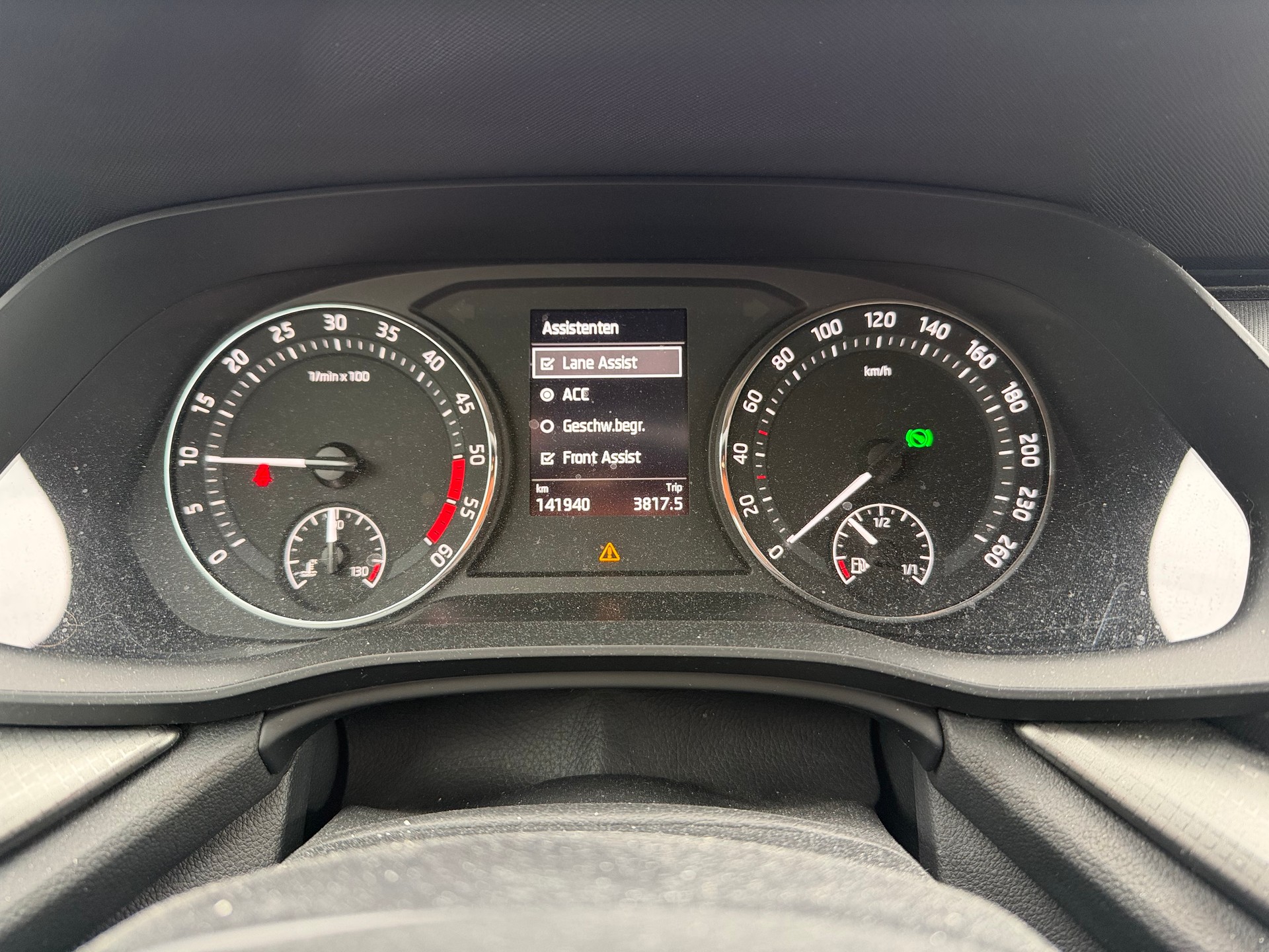 SKODA Octavia Combi 2.0 TDI DSG Ambition 4x4-image-11