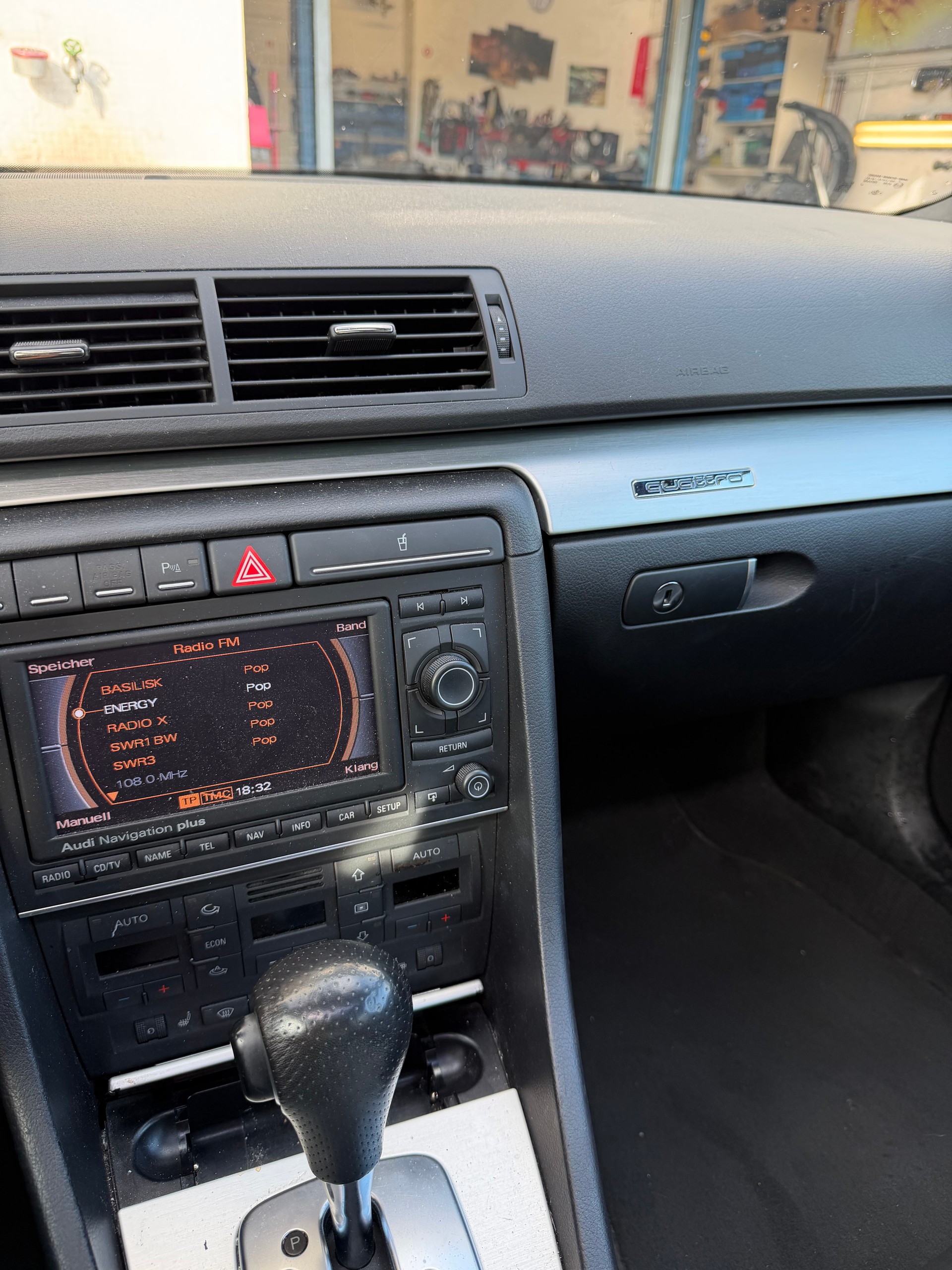 AUDI A4 Avant 3.0 V6 TDI quattro-image-14