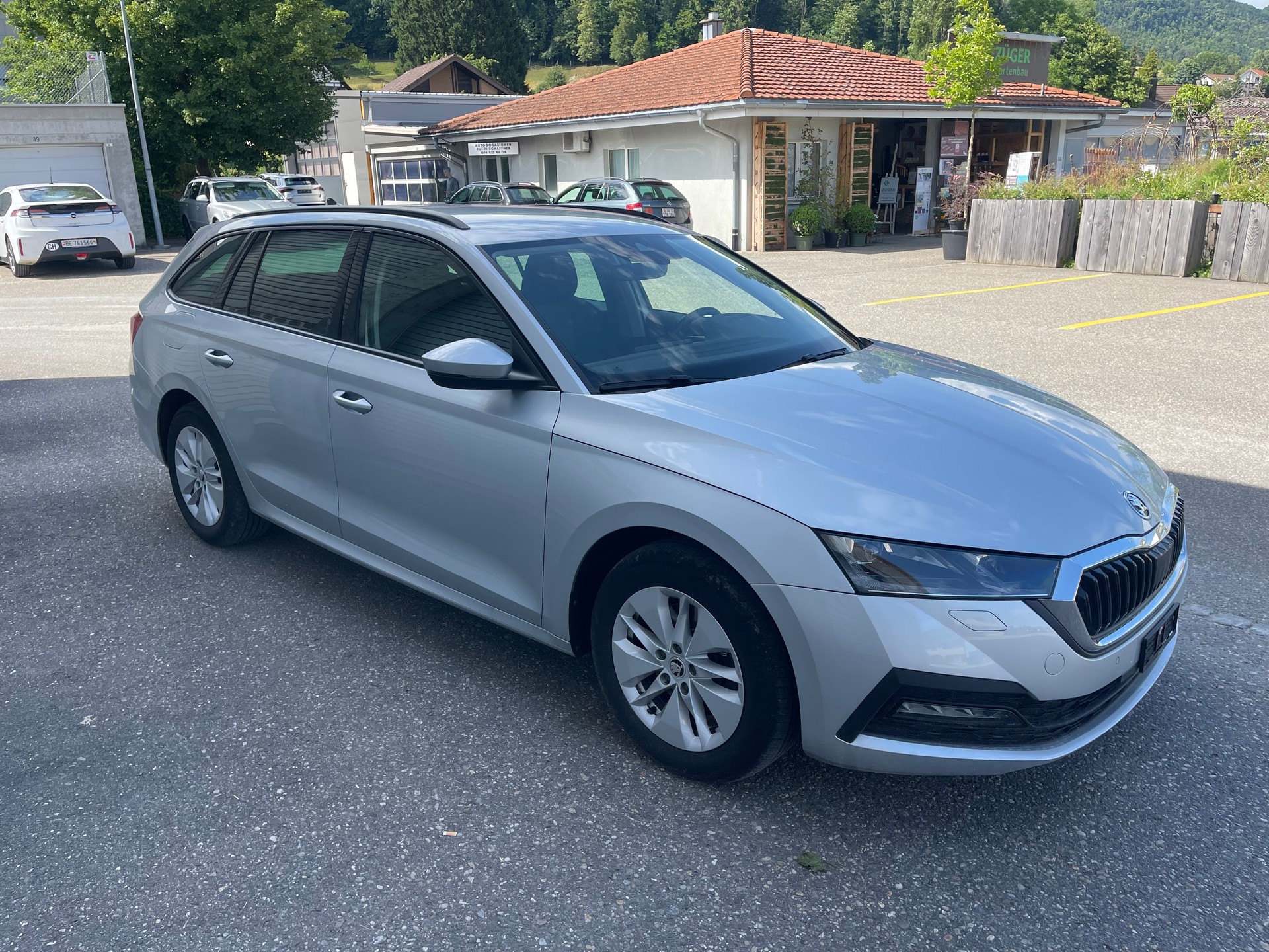 SKODA Octavia Combi 2.0 TDI DSG Ambition 4x4 !!! Topausstattung !!!!!!-image-0