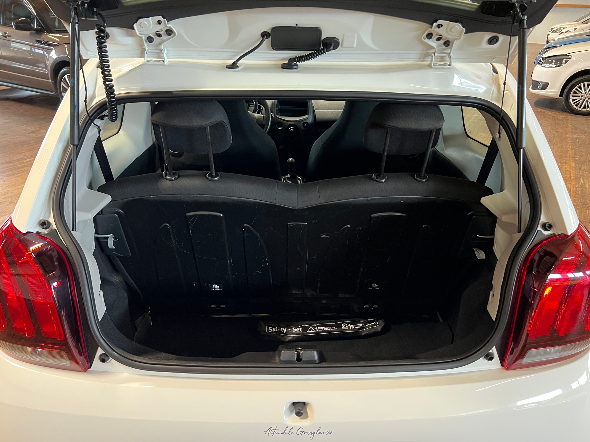 PEUGEOT 108 1.0 VTi Like-image-13