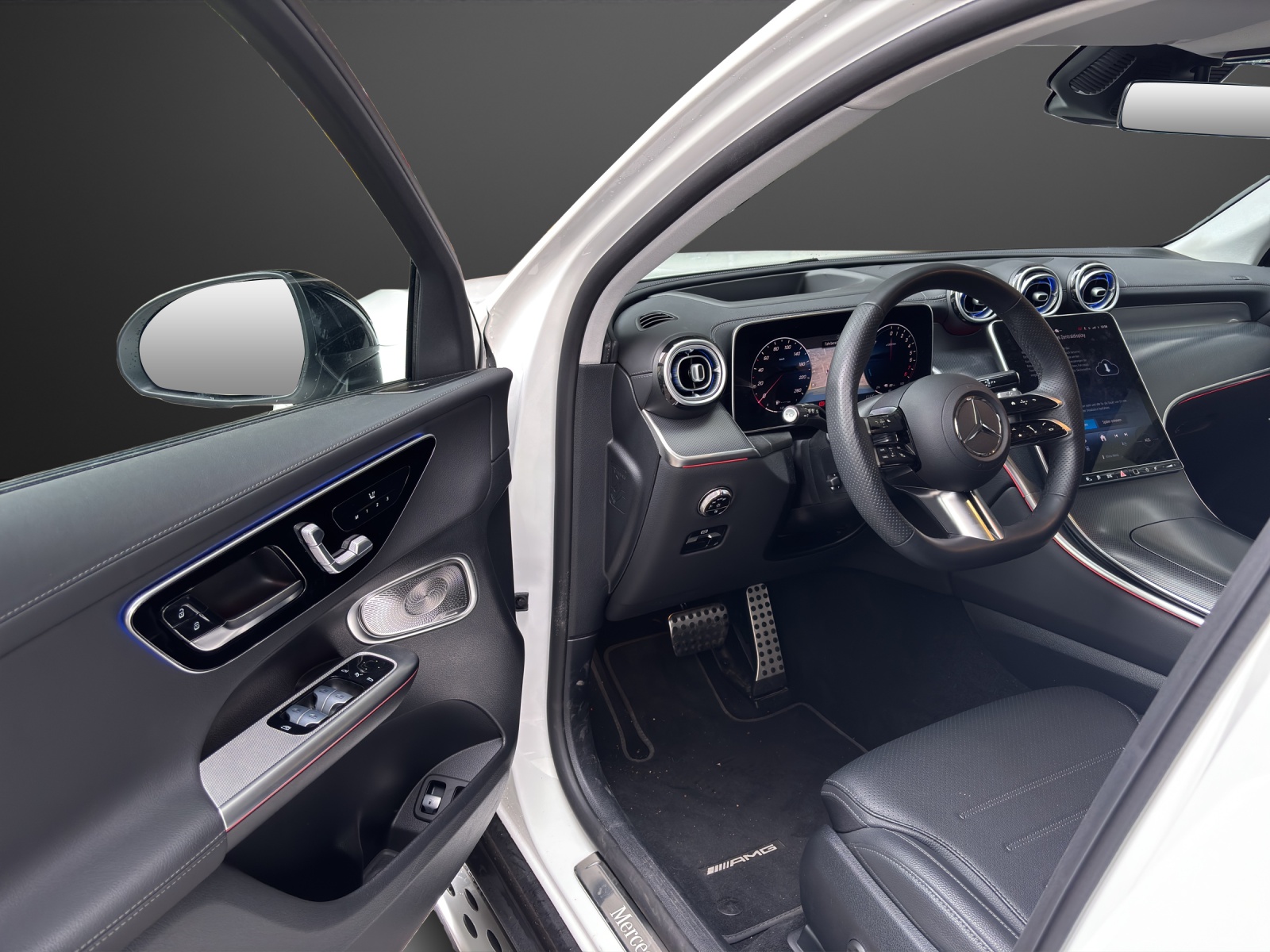 MERCEDES-BENZ GLC 300 e 4Matic 9G-Tronic-image-13
