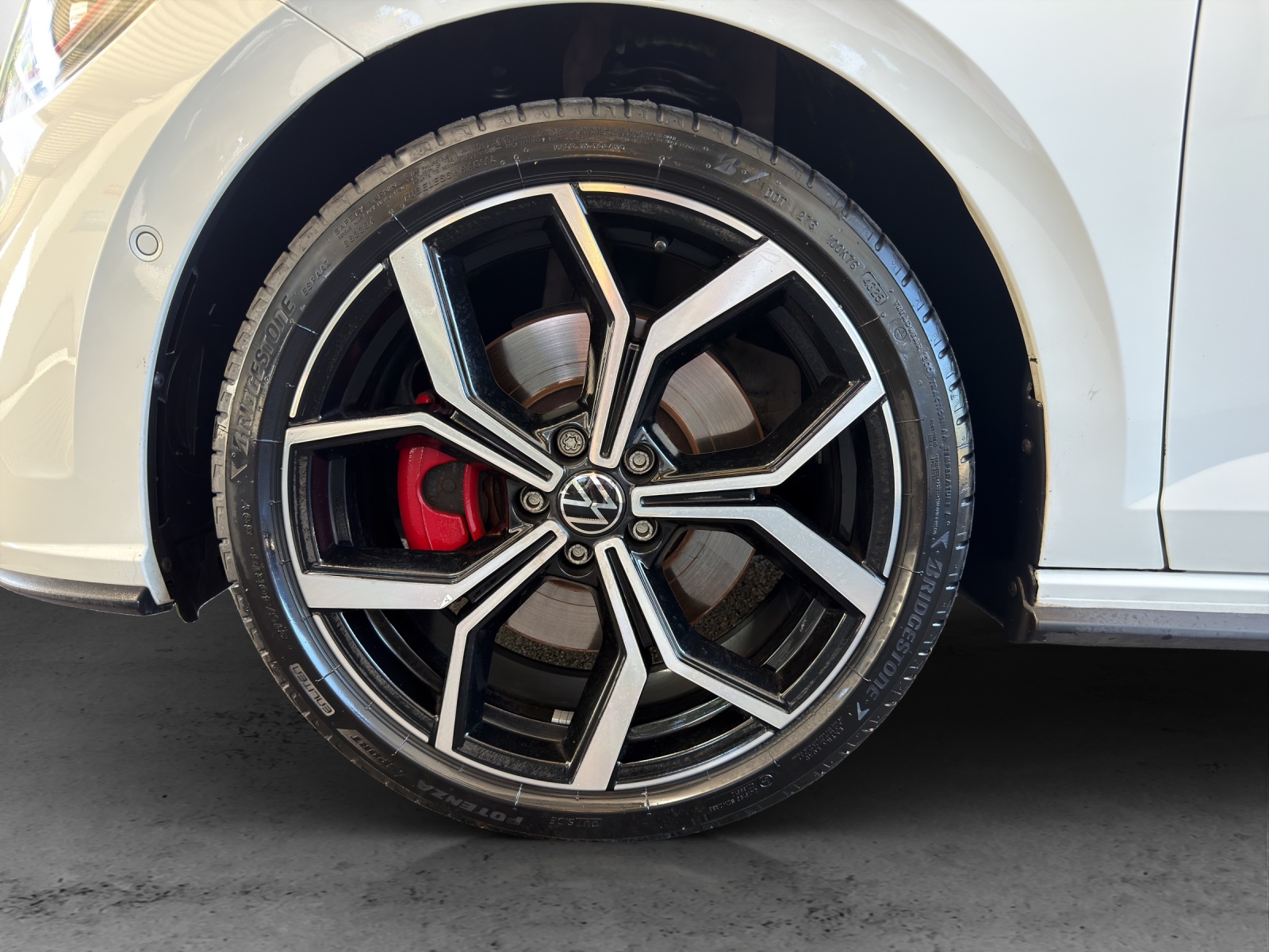VW Polo 2.0 TSI GTI DSG-image-13