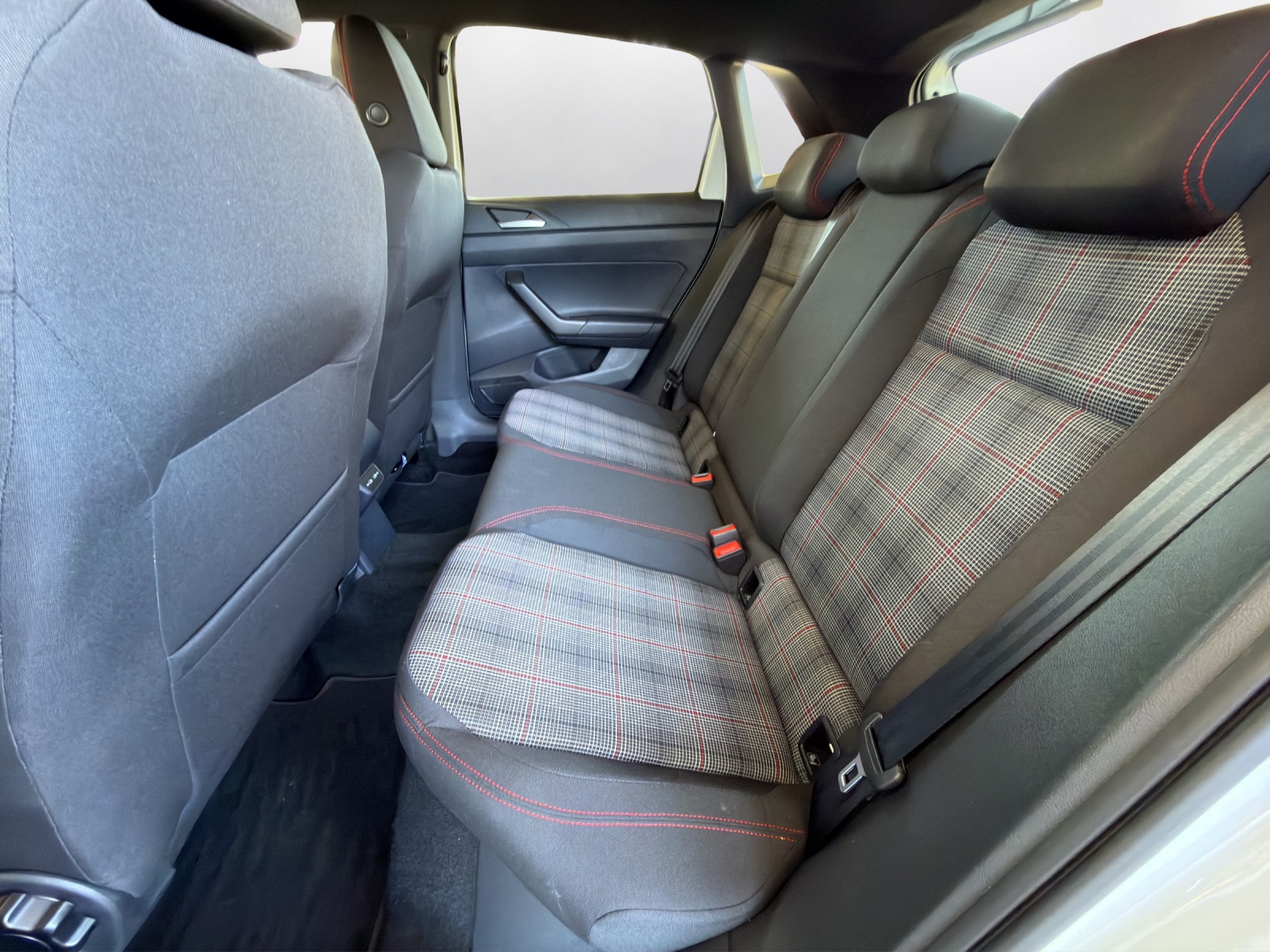 VW Polo 2.0 TSI GTI DSG-image-10