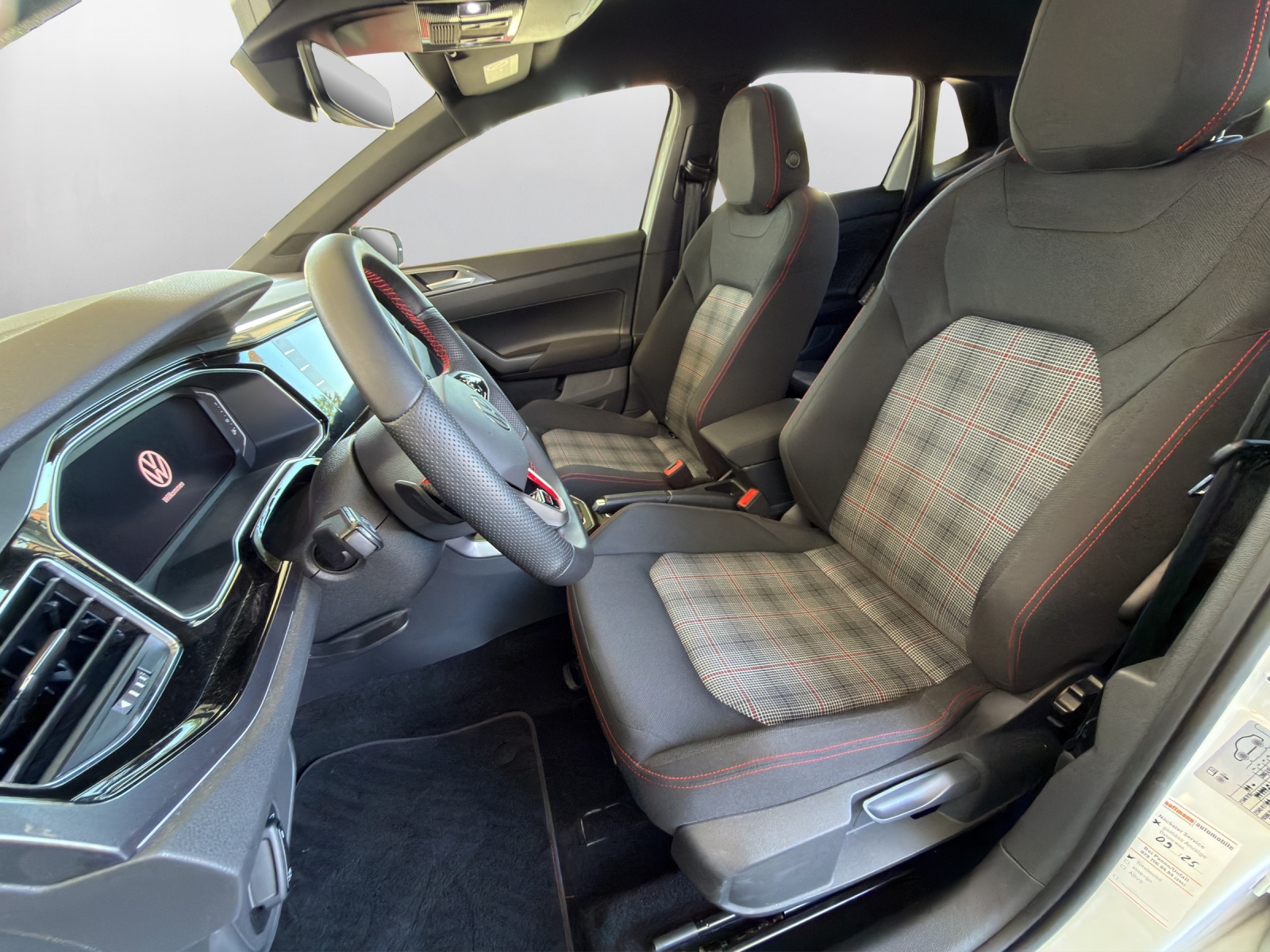VW Polo 2.0 TSI GTI DSG-image-9