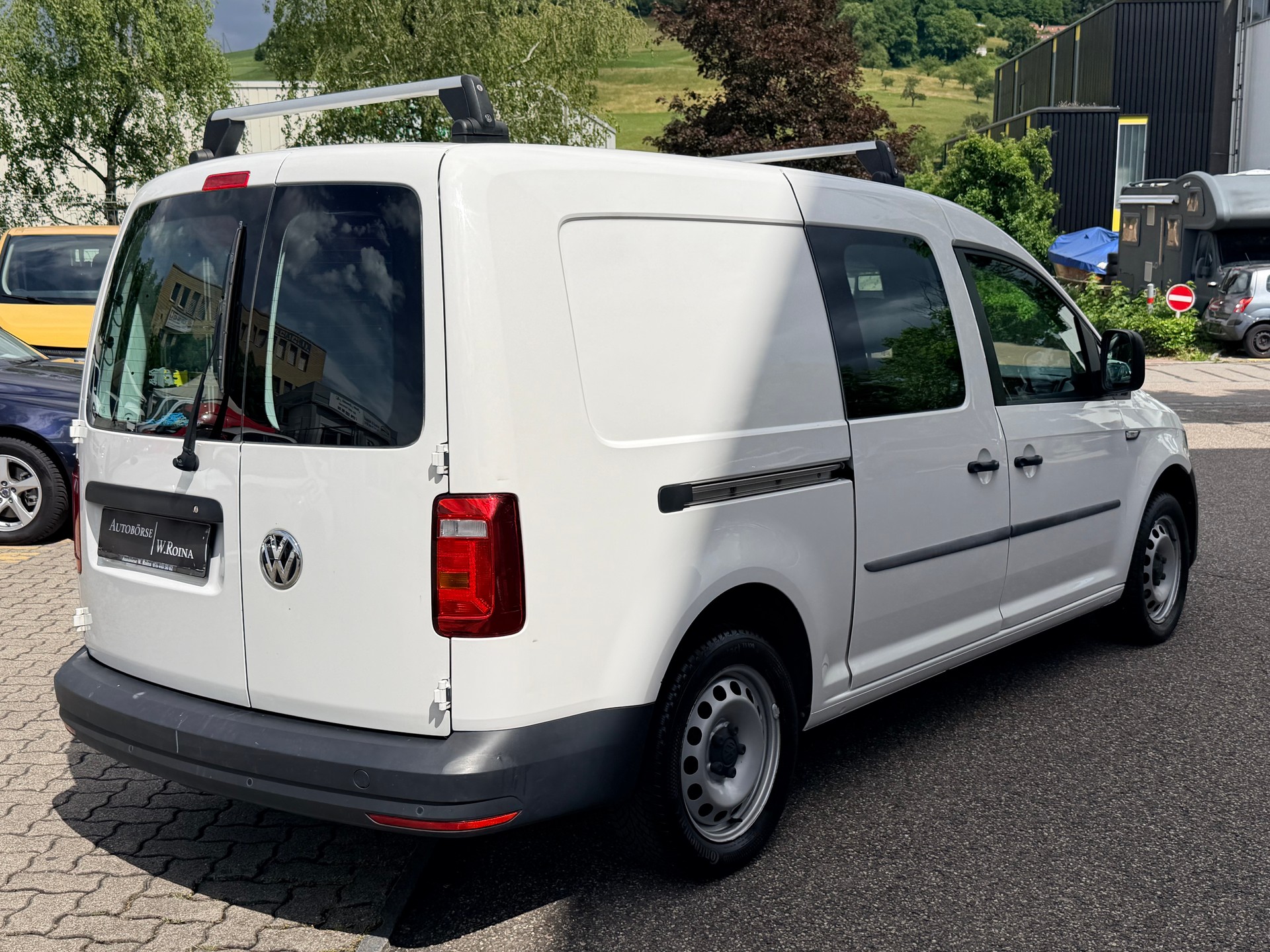 VW Caddy Maxi 1.4TSI BlueMotion Technology-image-2