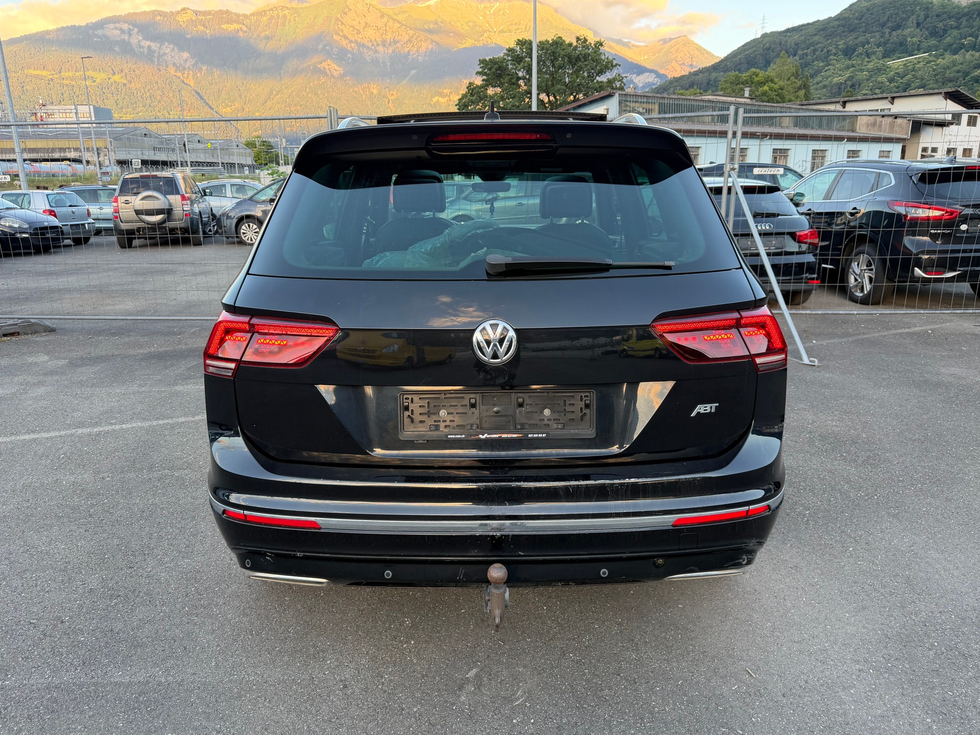 VW Tiguan 2.0 TDI R-Line 4Motion DSG-image-6