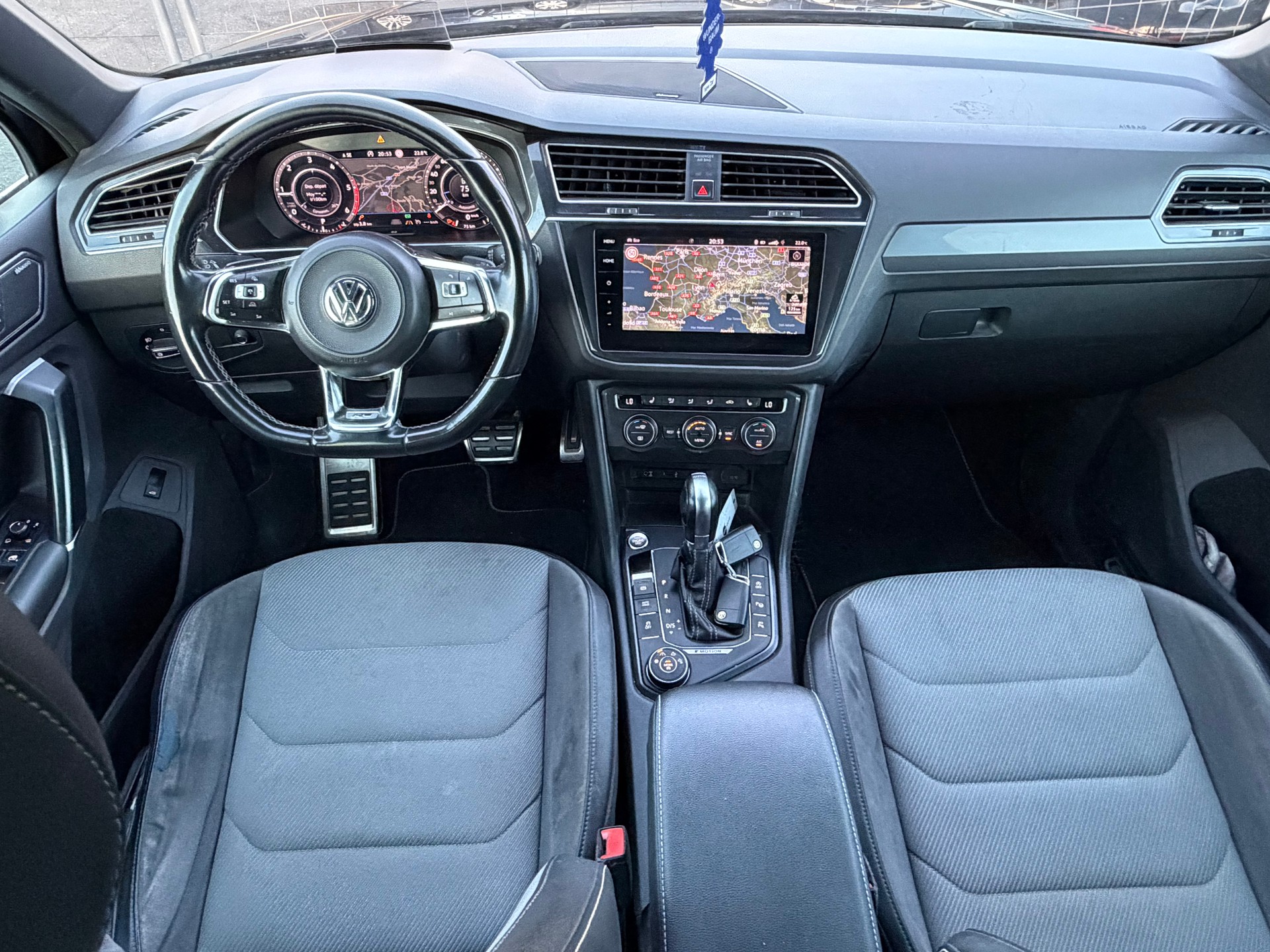 VW Tiguan 2.0 TDI R-Line 4Motion DSG-image-9