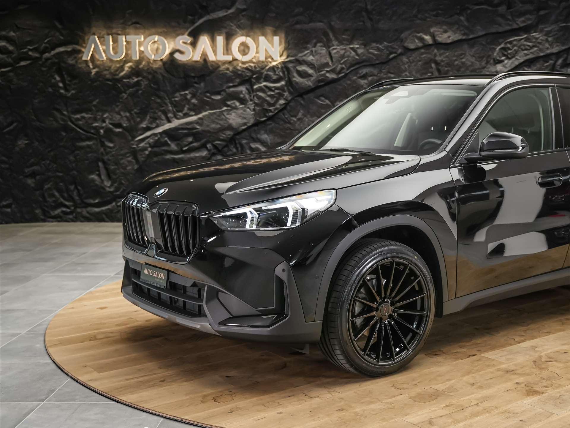 BMW X1 xDrive 20d *20" Felgen*Abstandsregler*Anhängerkupplung*Werksgarantie*-image-12