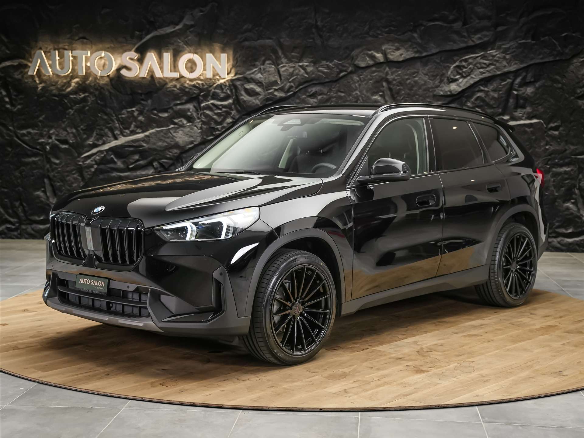 BMW X1 xDrive 20d *20" Felgen*Abstandsregler*Anhängerkupplung*Werksgarantie*-image-0