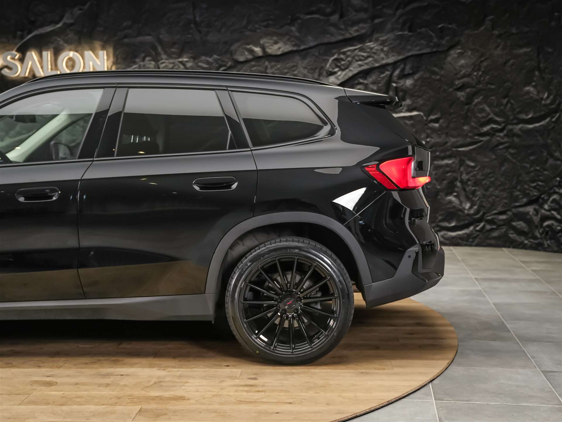 BMW X1 xDrive 20d *20" Felgen*Abstandsregler*Anhängerkupplung*Werksgarantie*-image-15