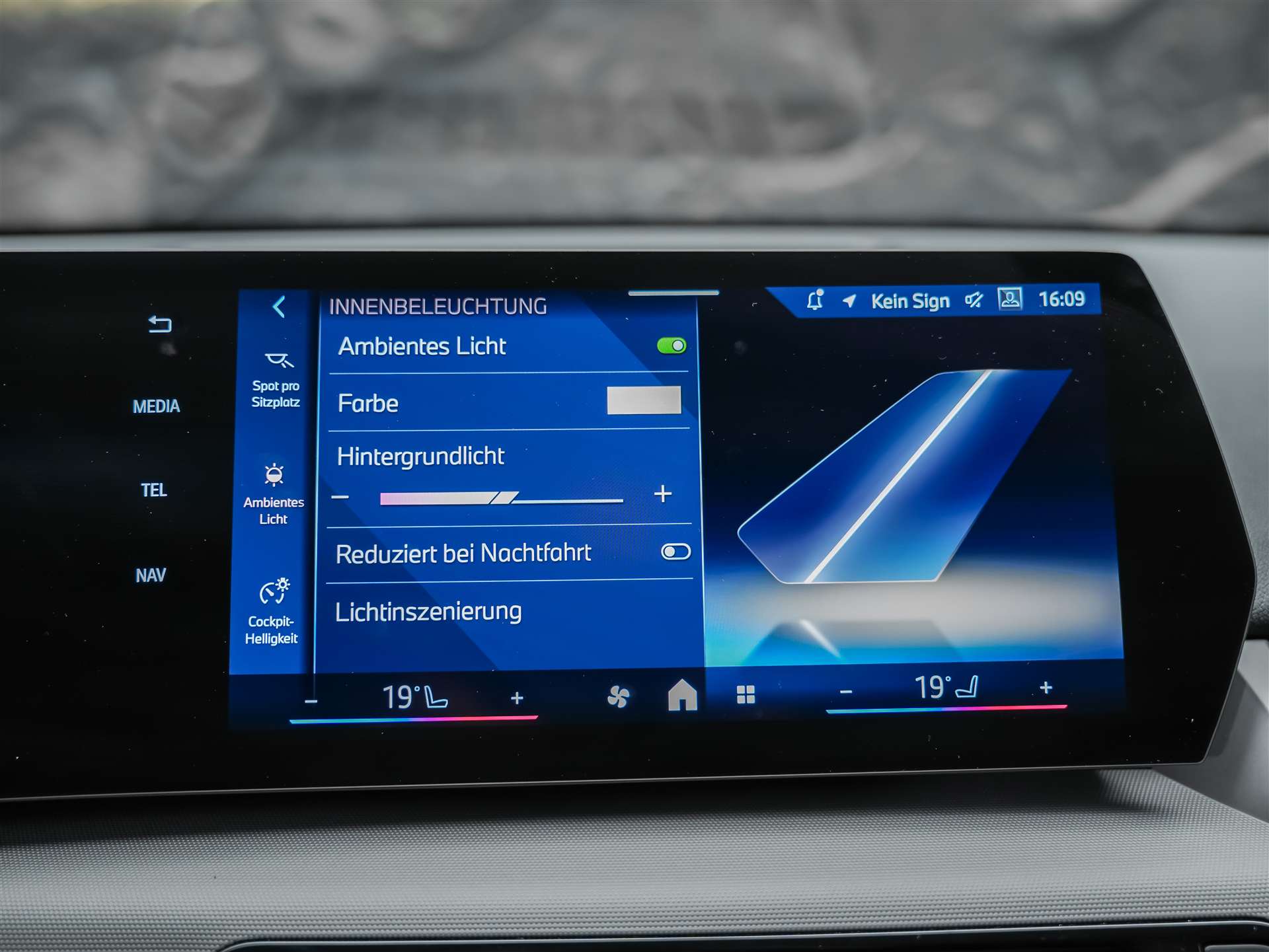 BMW X1 xDrive 20d *20" Felgen*Abstandsregler*Anhängerkupplung*Werksgarantie*-image-28