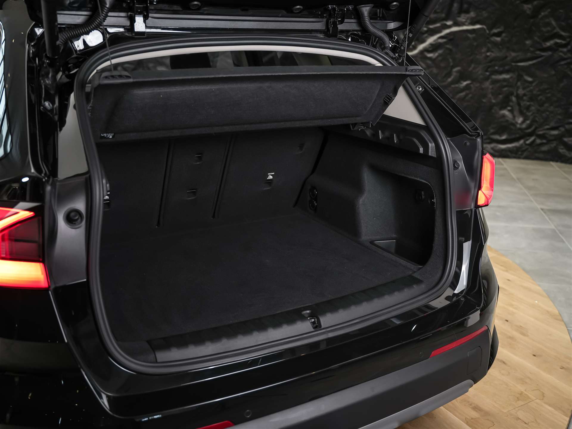 BMW X1 xDrive 20d *20" Felgen*Abstandsregler*Anhängerkupplung*Werksgarantie*-image-36