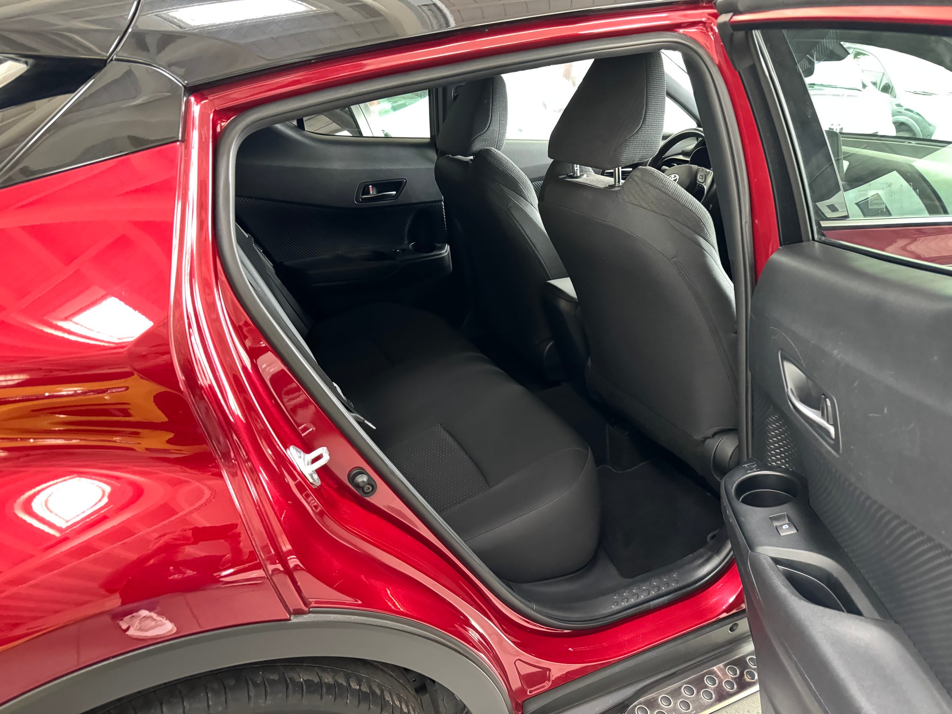 TOYOTA C-HR 1.2 Turbo Premium 4WD Multidrive S-image-12