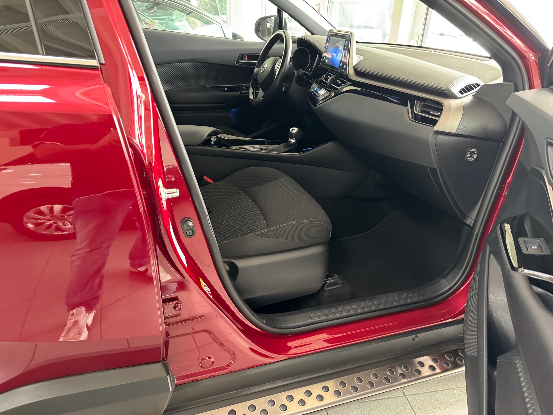 TOYOTA C-HR 1.2 Turbo Premium 4WD Multidrive S-image-11