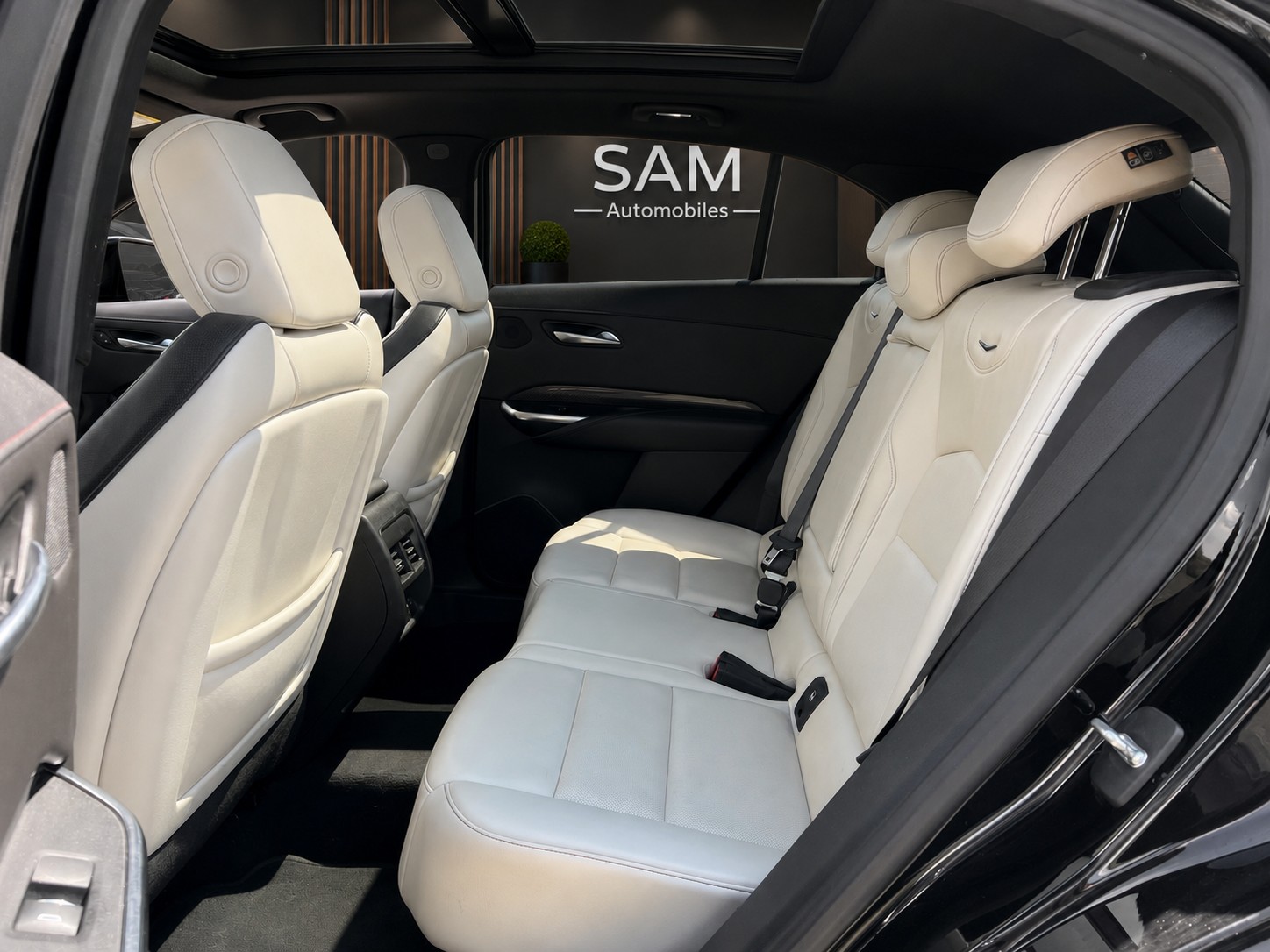 CADILLAC XT4 350D 2.0 Premium Luxury AWD Automat-image-14