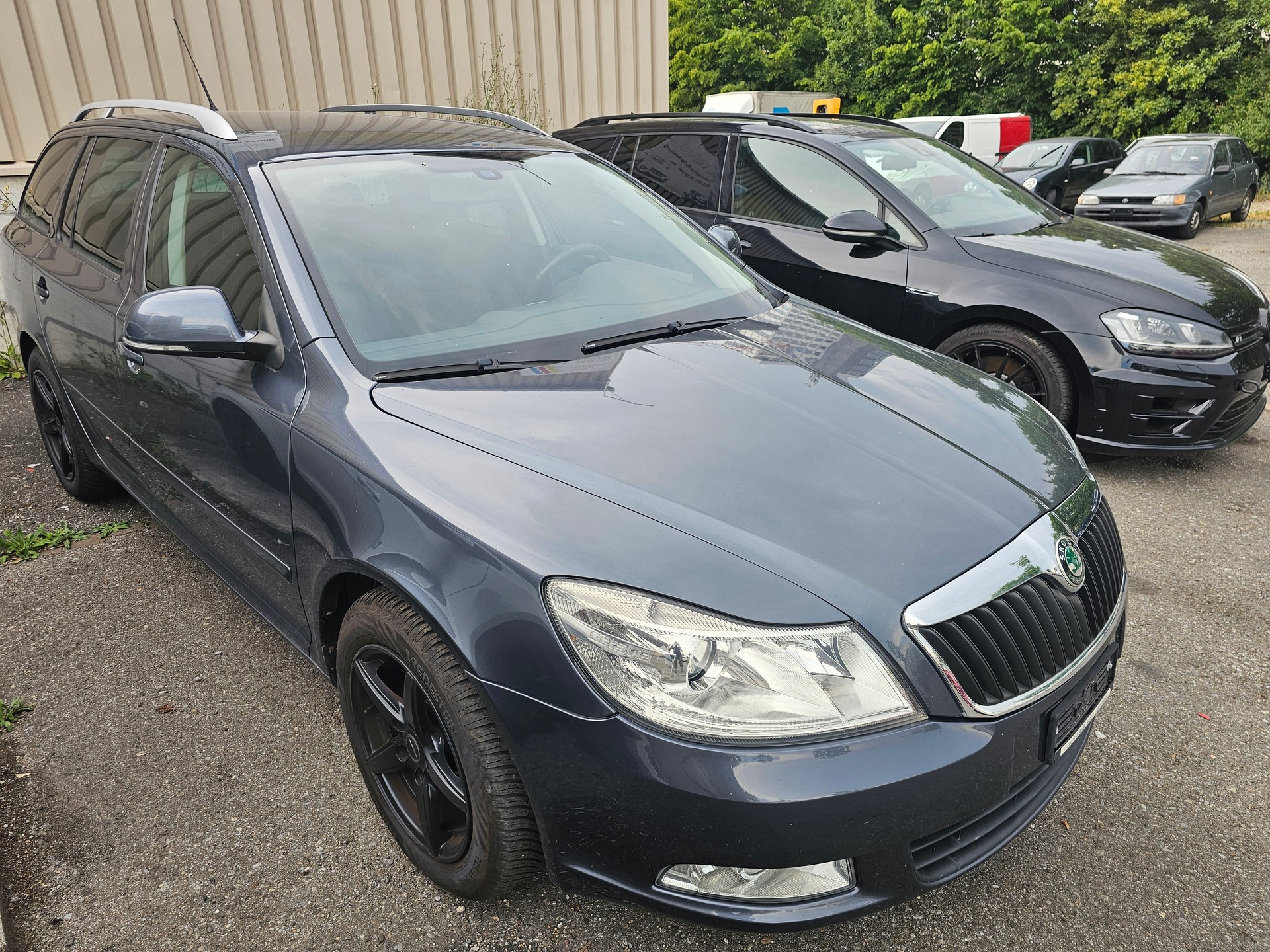SKODA Octavia Combi 1.8 TSI Laurin & Klement DSG-image-1