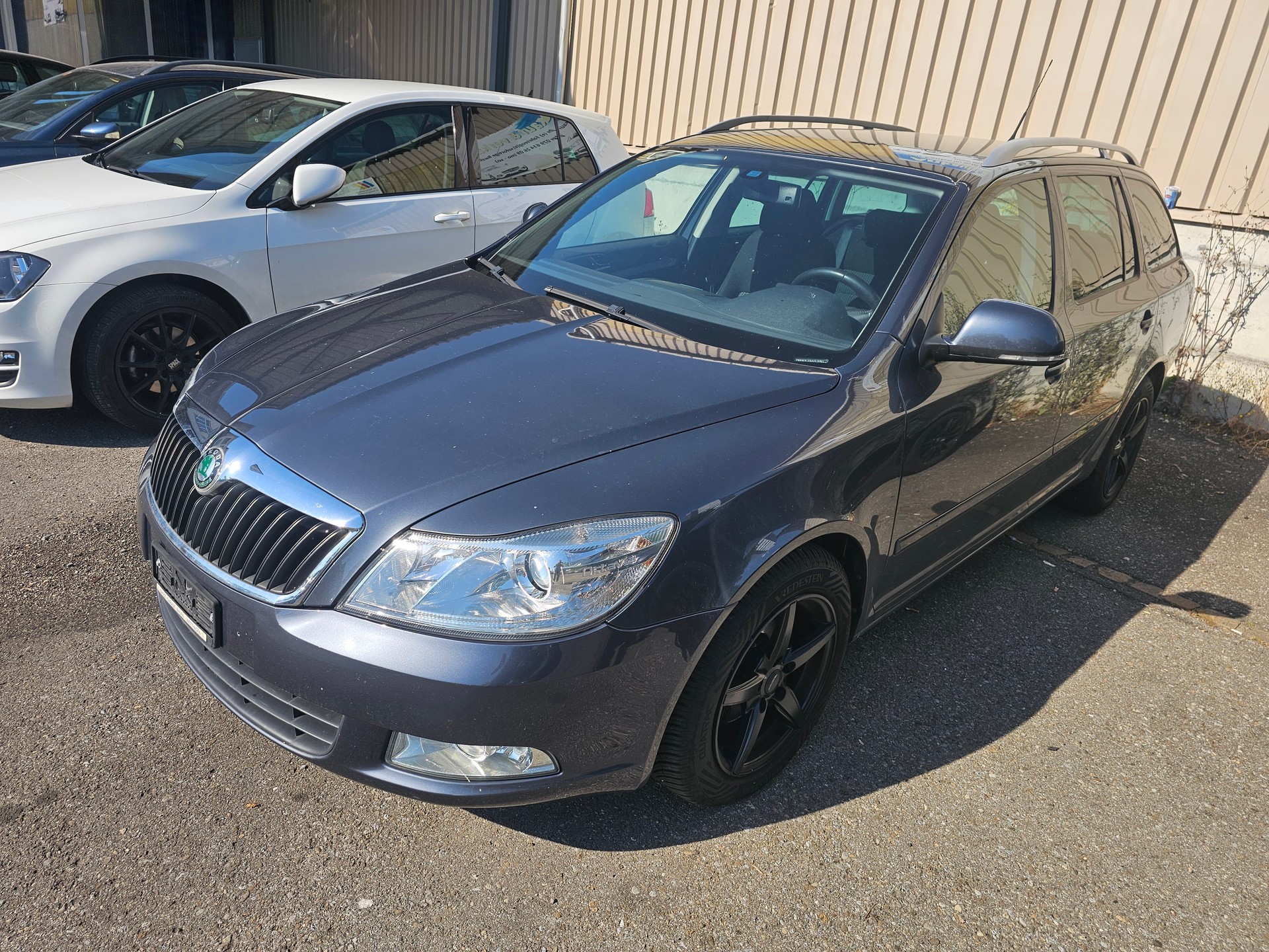 SKODA Octavia Combi 1.8 TSI Laurin & Klement DSG-image-1
