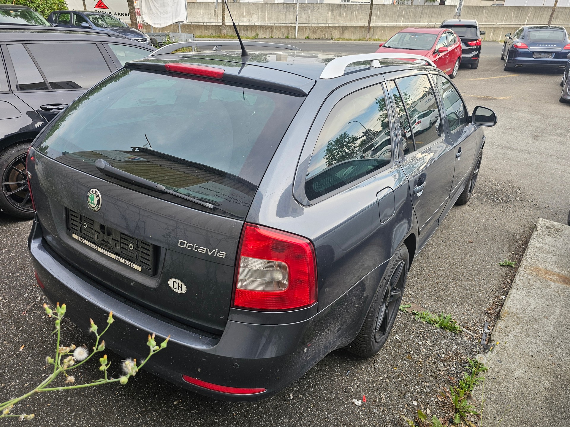 SKODA Octavia Combi 1.8 TSI Laurin & Klement DSG-image-4