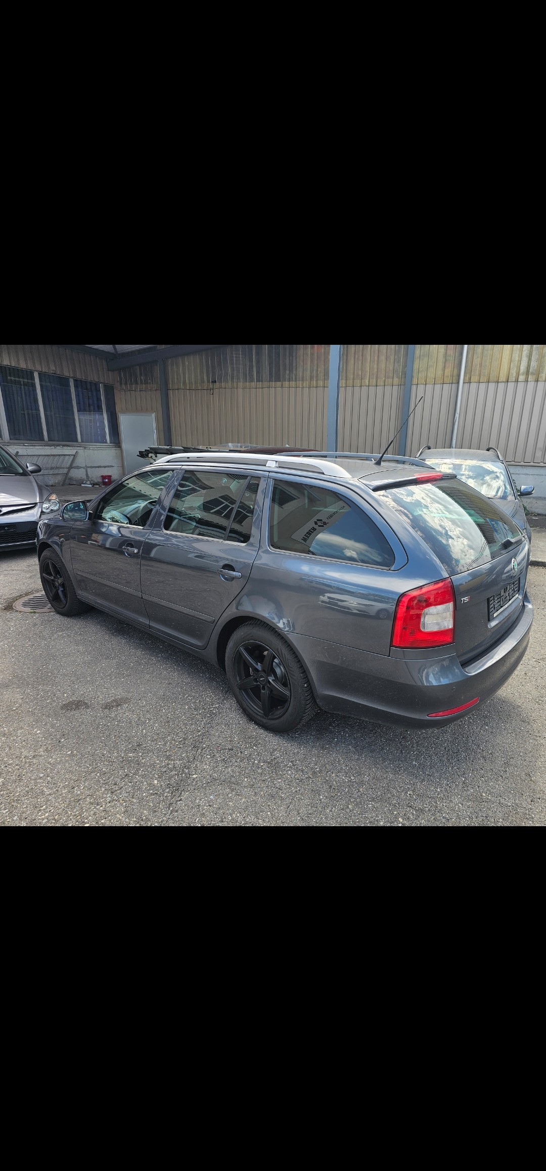 SKODA Octavia Combi 1.8 TSI Laurin & Klement DSG-image-5