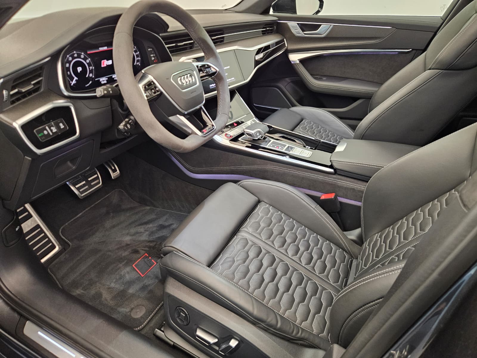 AUDI RS6 Avant 4.0 TFSI V8 Performance quattro-image-10