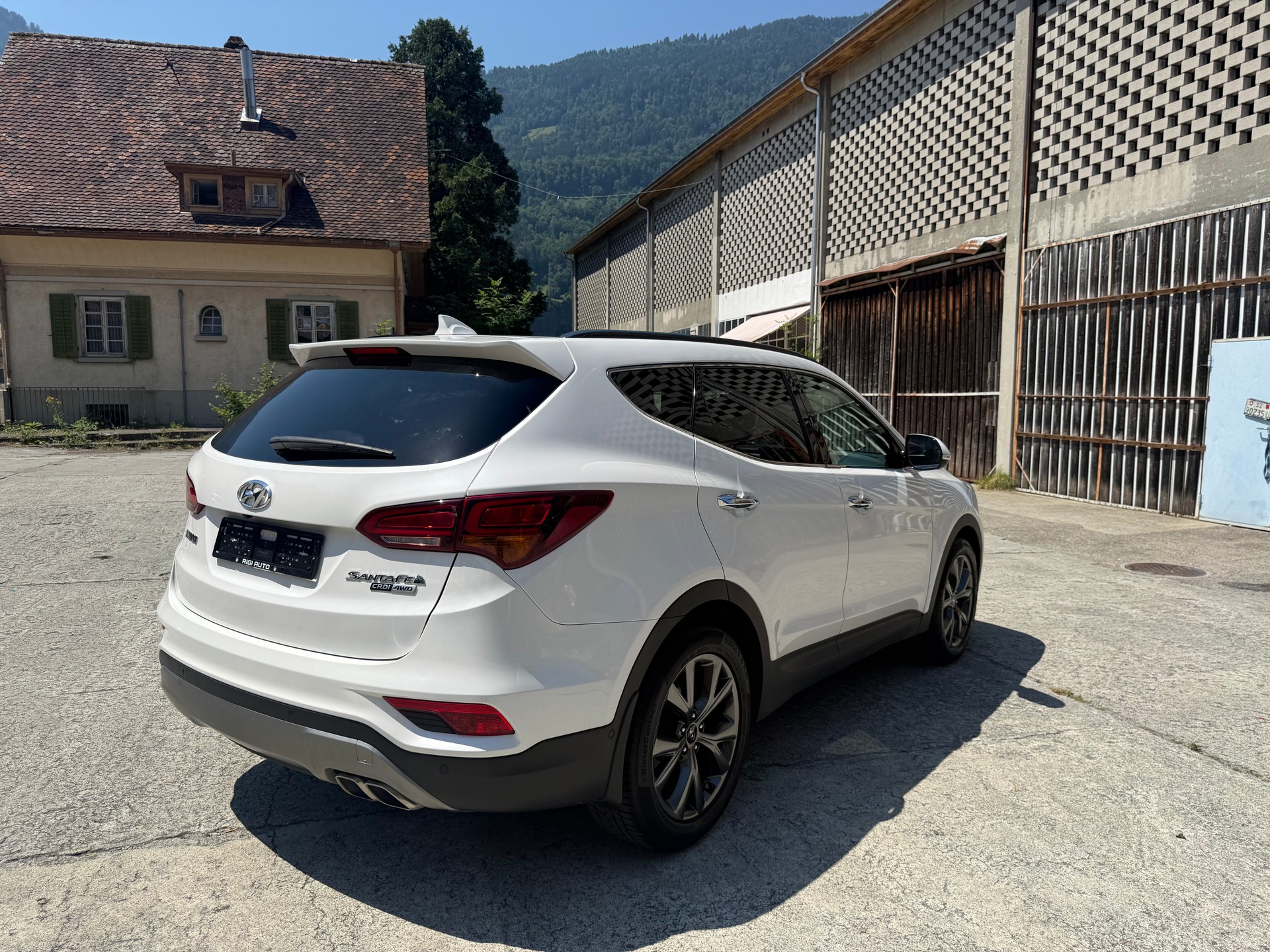 HYUNDAI Santa Fe 2.2 CRDI Vertex 4WD Automatic-image-3