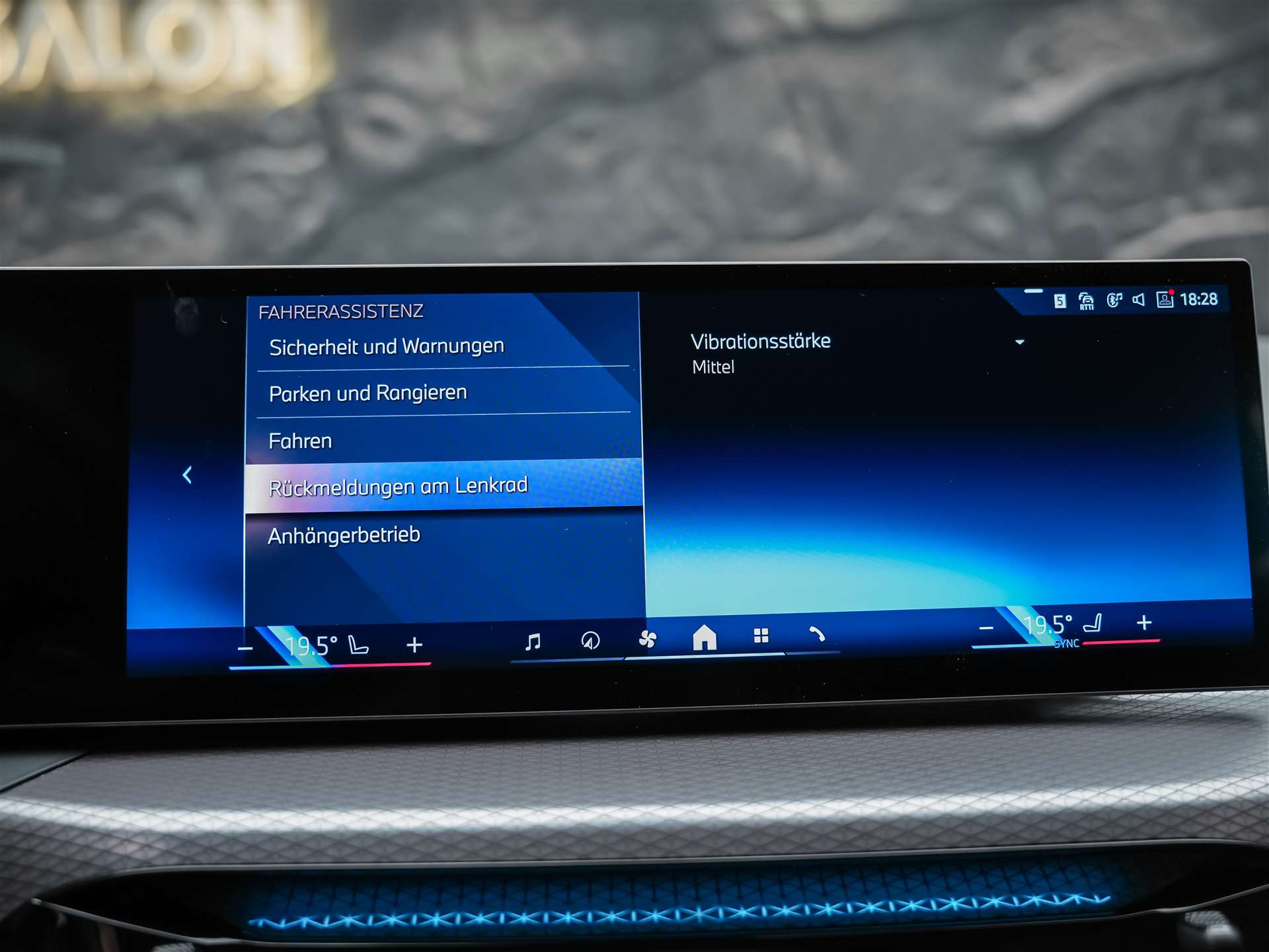 BMW 320i xDrive Steptronic M Sport *Werksgarantie*Head Up Display*Abstandsregler*-image-35