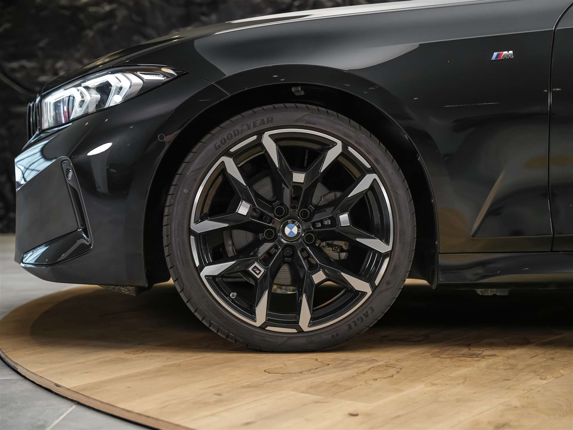 BMW 320i xDrive Steptronic M Sport *Werksgarantie*Head Up Display*Abstandsregler*-image-16