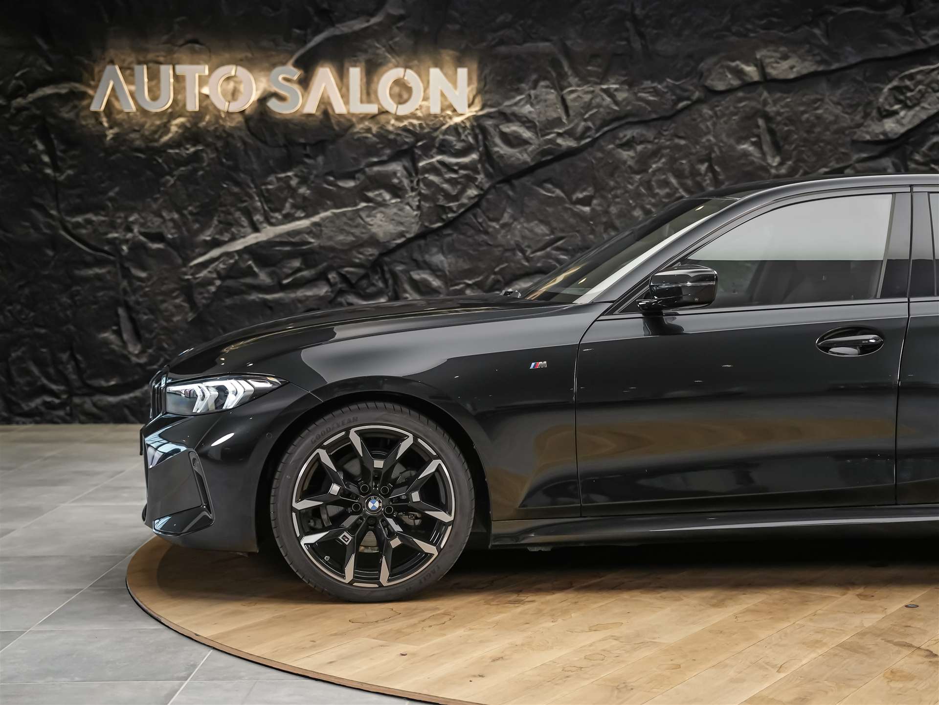 BMW 320i xDrive Steptronic M Sport *Werksgarantie*Head Up Display*Abstandsregler*-image-15
