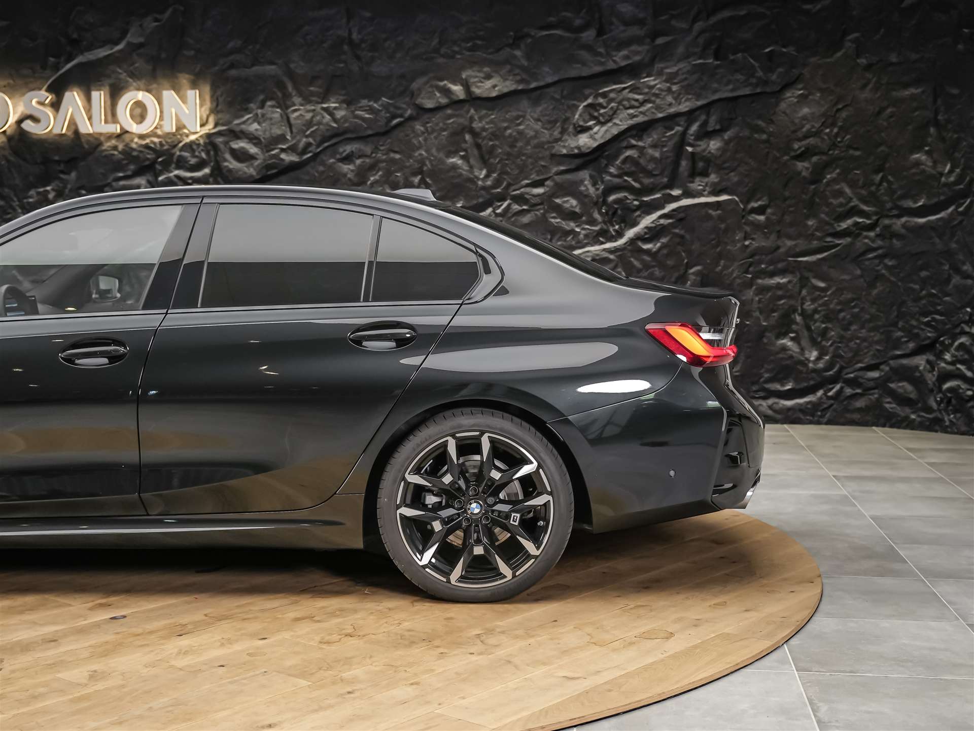 BMW 320i xDrive Steptronic M Sport *Werksgarantie*Head Up Display*Abstandsregler*-image-17