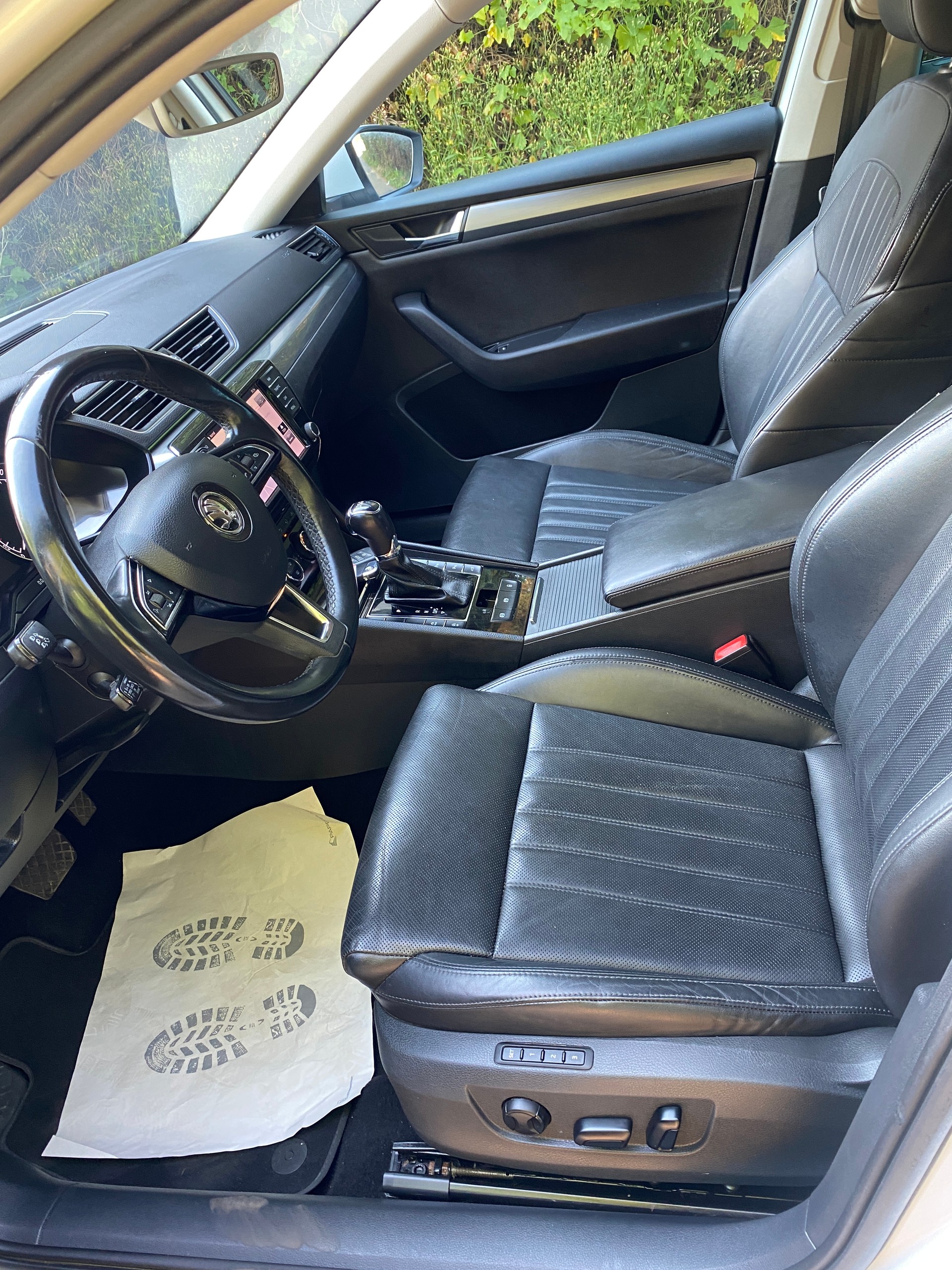 SKODA Superb Combi 1.8 TSI Style DSG-image-5