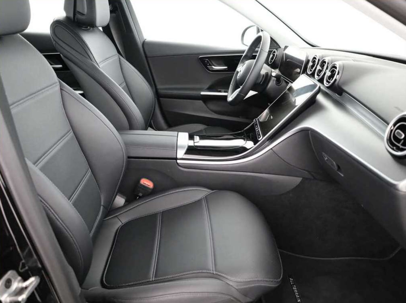 MERCEDES-BENZ C 220 d 4Matic T All-Terrain Avantgarde-image-2
