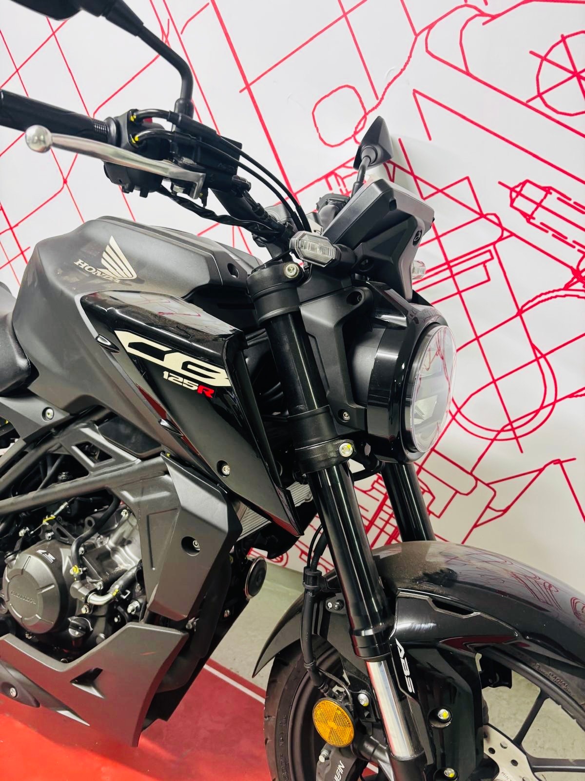HONDA CB 125 R-showroom-element-3
