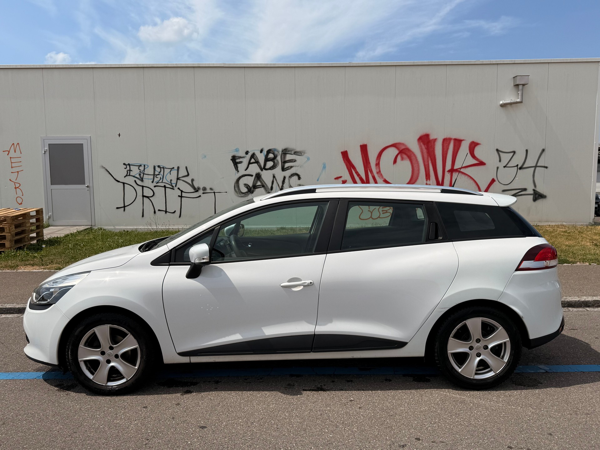 RENAULT 1.5 dCi Swiss Edition-image-3