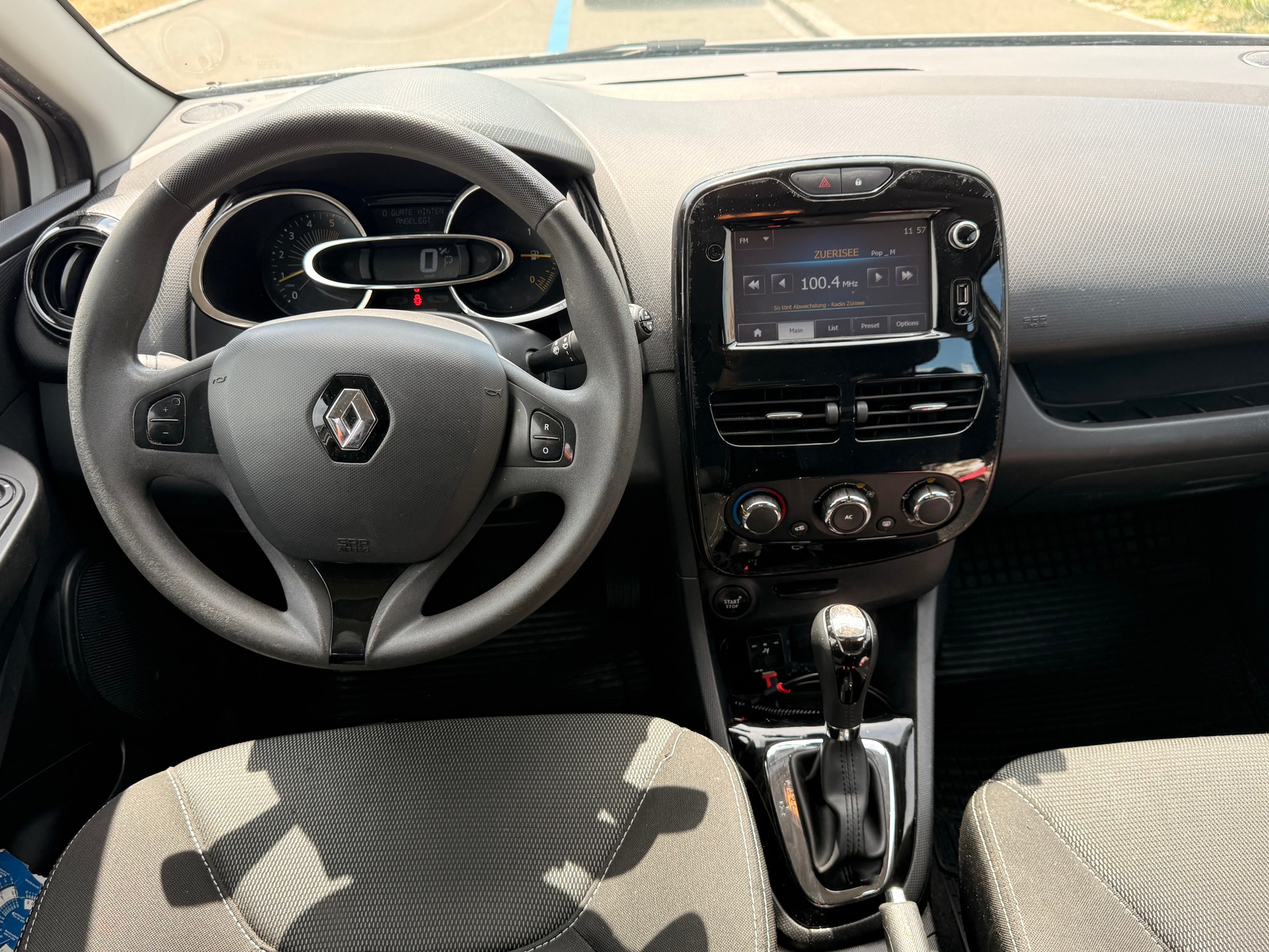 RENAULT 1.5 dCi Swiss Edition-image-4