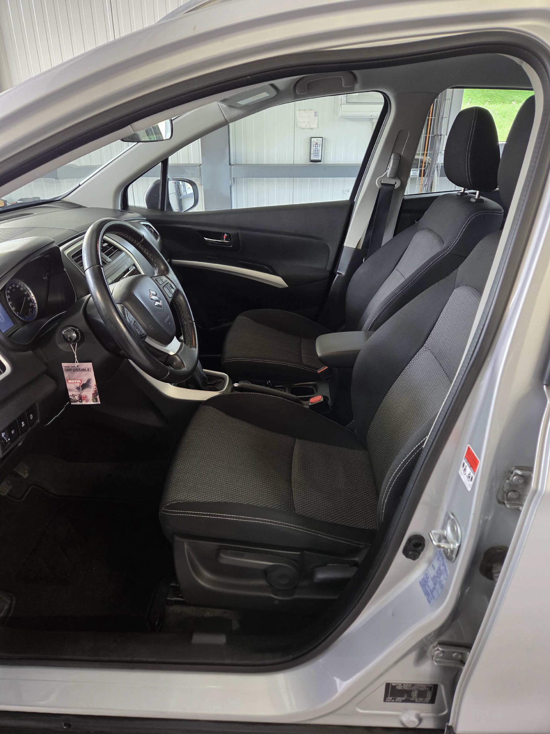 SUZUKI SX4 S-Cross 1.6 16V Sergio Cellano 4x4-image-4