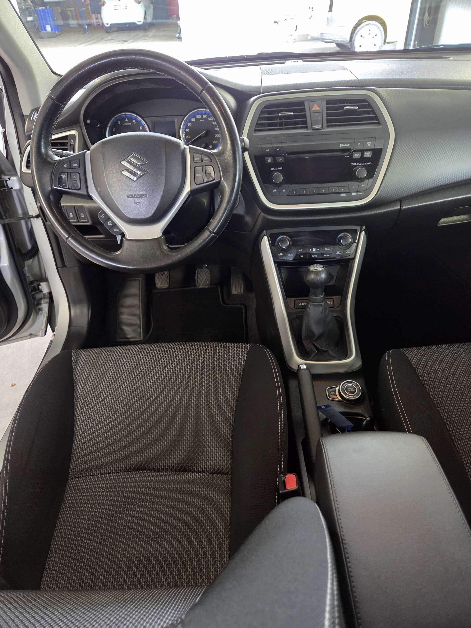 SUZUKI SX4 S-Cross 1.6 16V Sergio Cellano 4x4-image-6