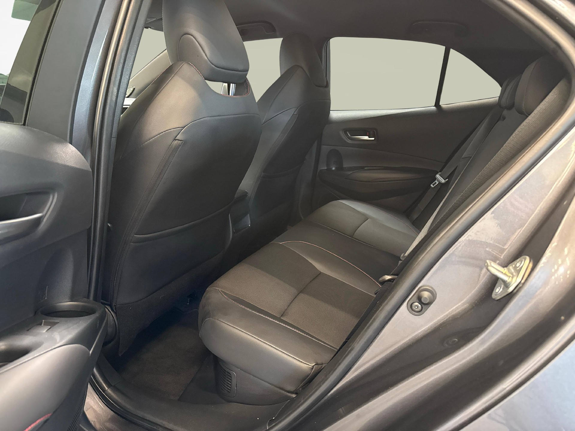 TOYOTA Corolla 2.0 HSD GR Sport-image-10