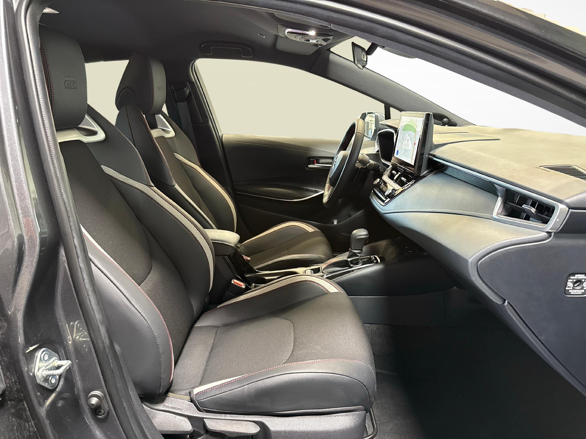 TOYOTA Corolla 2.0 HSD GR Sport-image-9