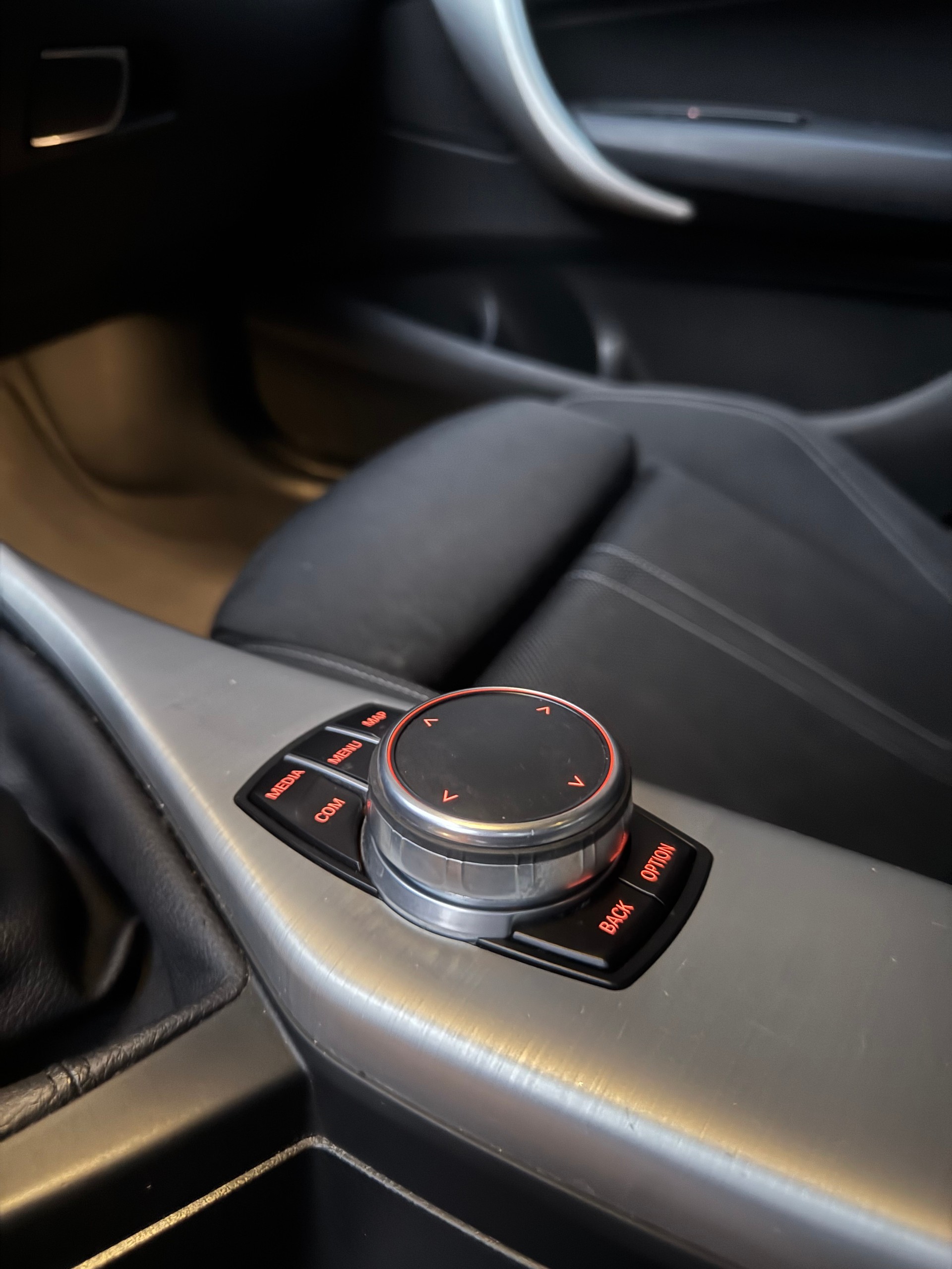 BMW 118d xDrive-image-10