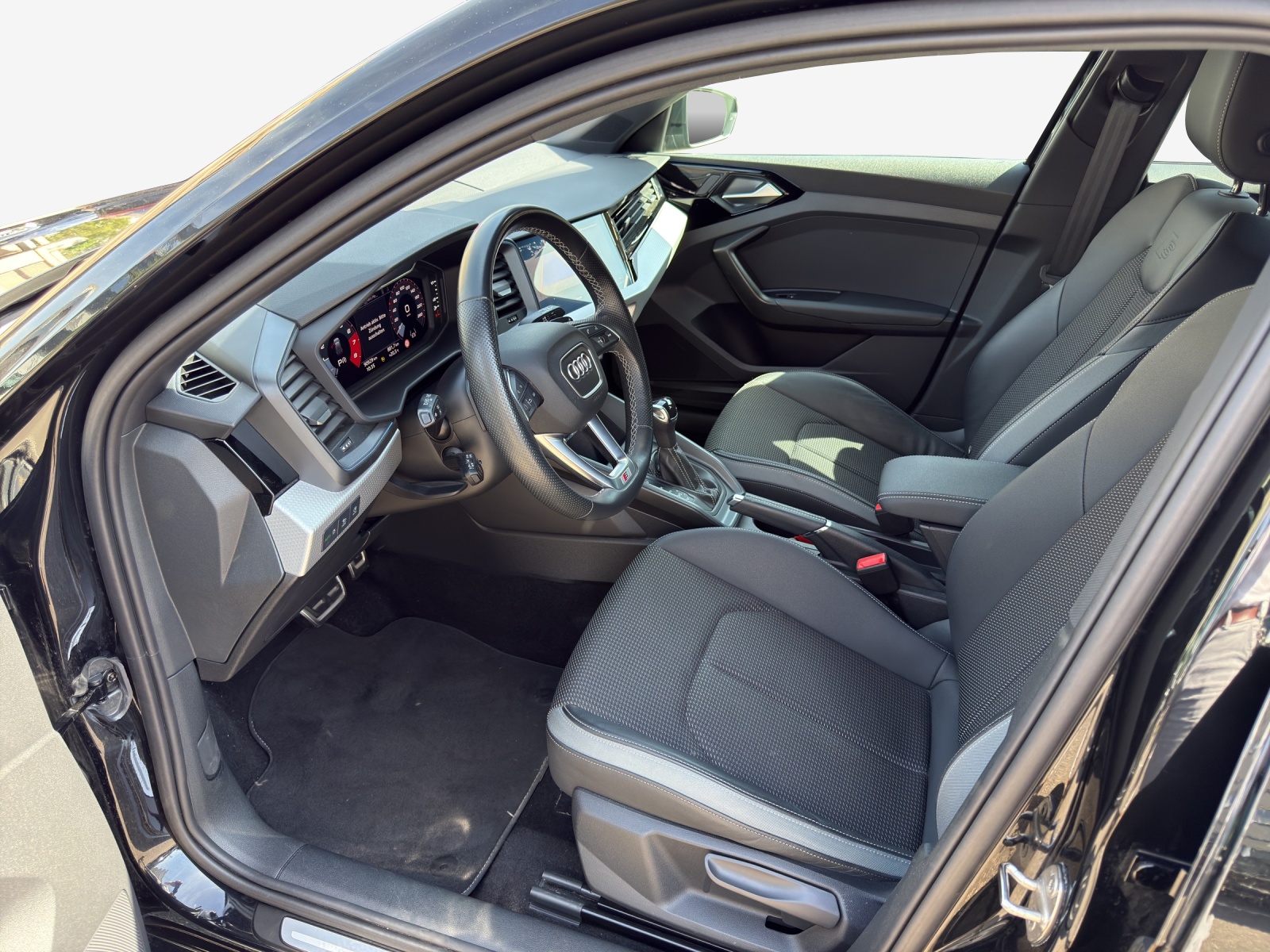 AUDI A1 Sportback 30 TFSI Attraction S-tronic-image-7