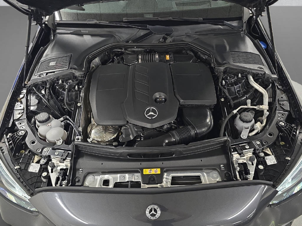 MERCEDES-BENZ C 220 d AMG Line 4Matic Swiss Star T-Modell-image-8